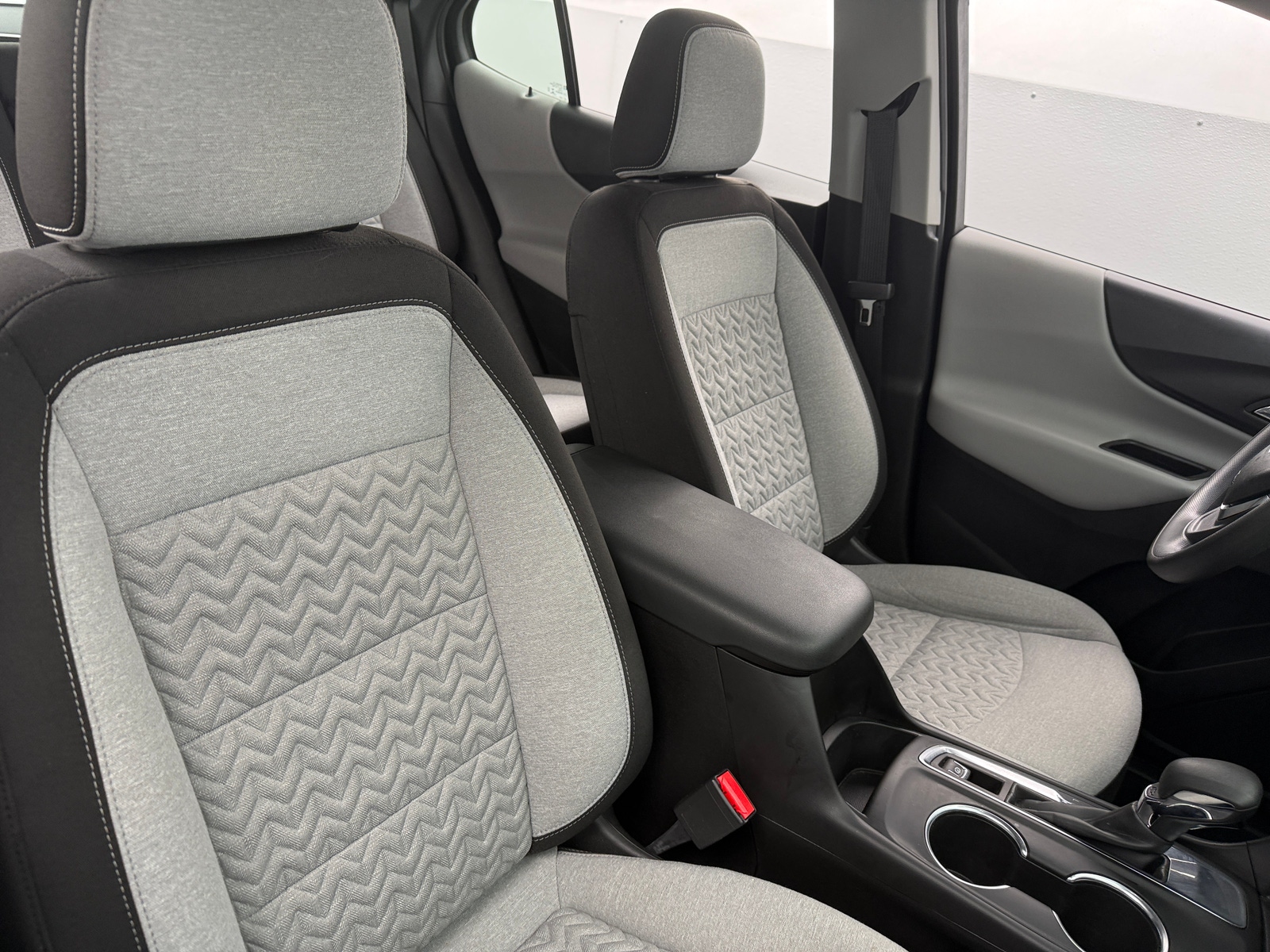 Thumbnail: 2022 Chevrolet Equinox - 2