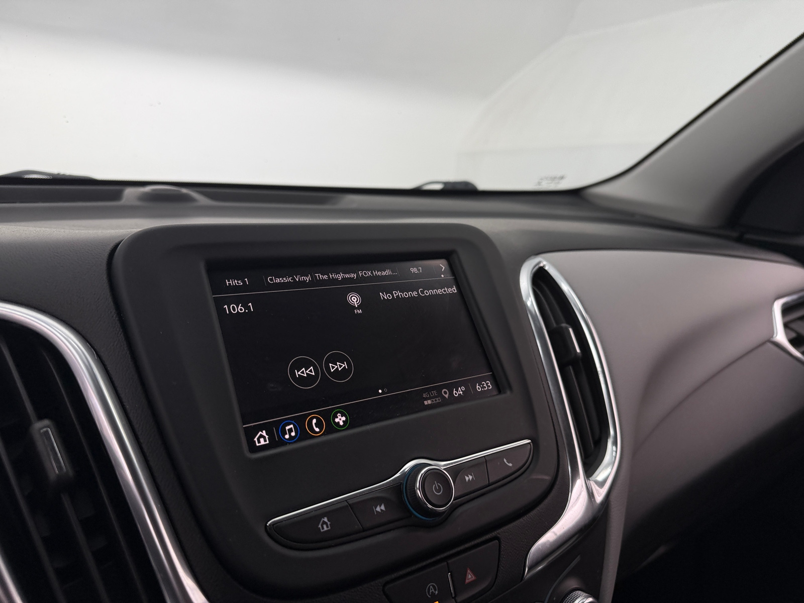 Thumbnail: 2022 Chevrolet Equinox - 4