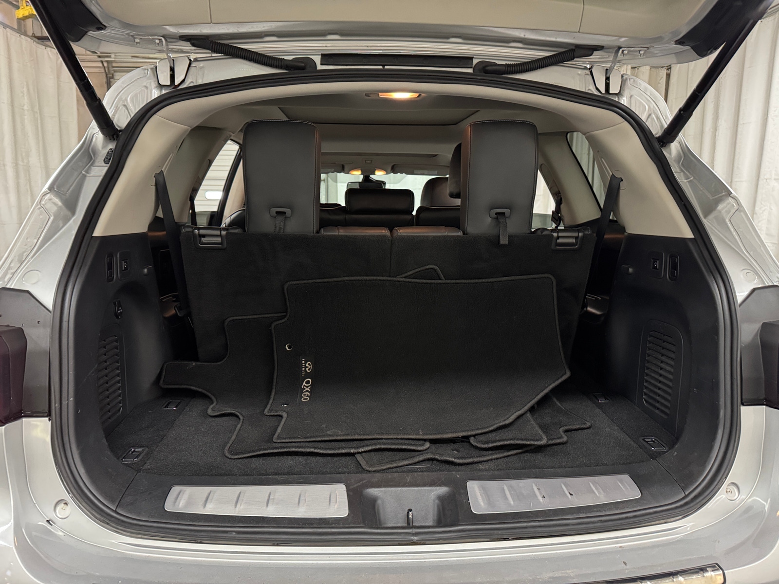 Thumbnail: 2020 INFINITI QX60 - 6