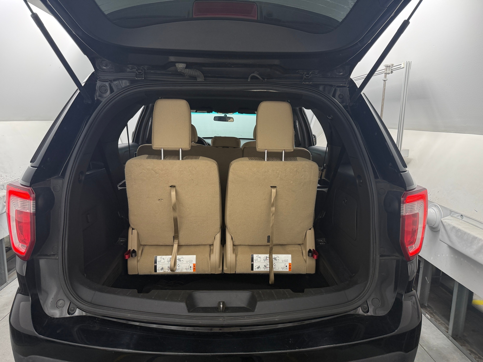 Thumbnail: 2016 Ford Explorer - 7