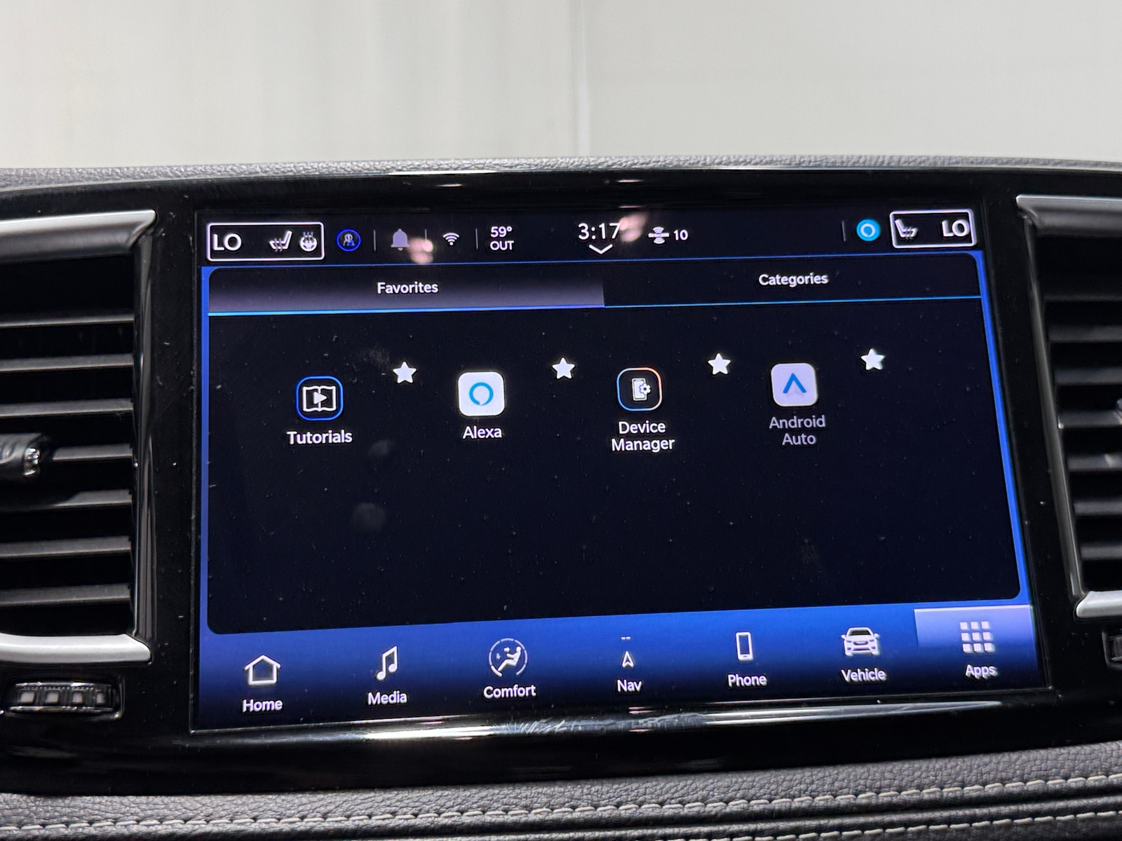 Thumbnail: 2024 Chrysler Pacifica - 3