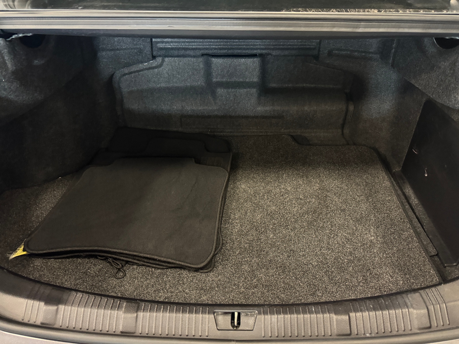 Thumbnail: 2013 Toyota Avalon - 6