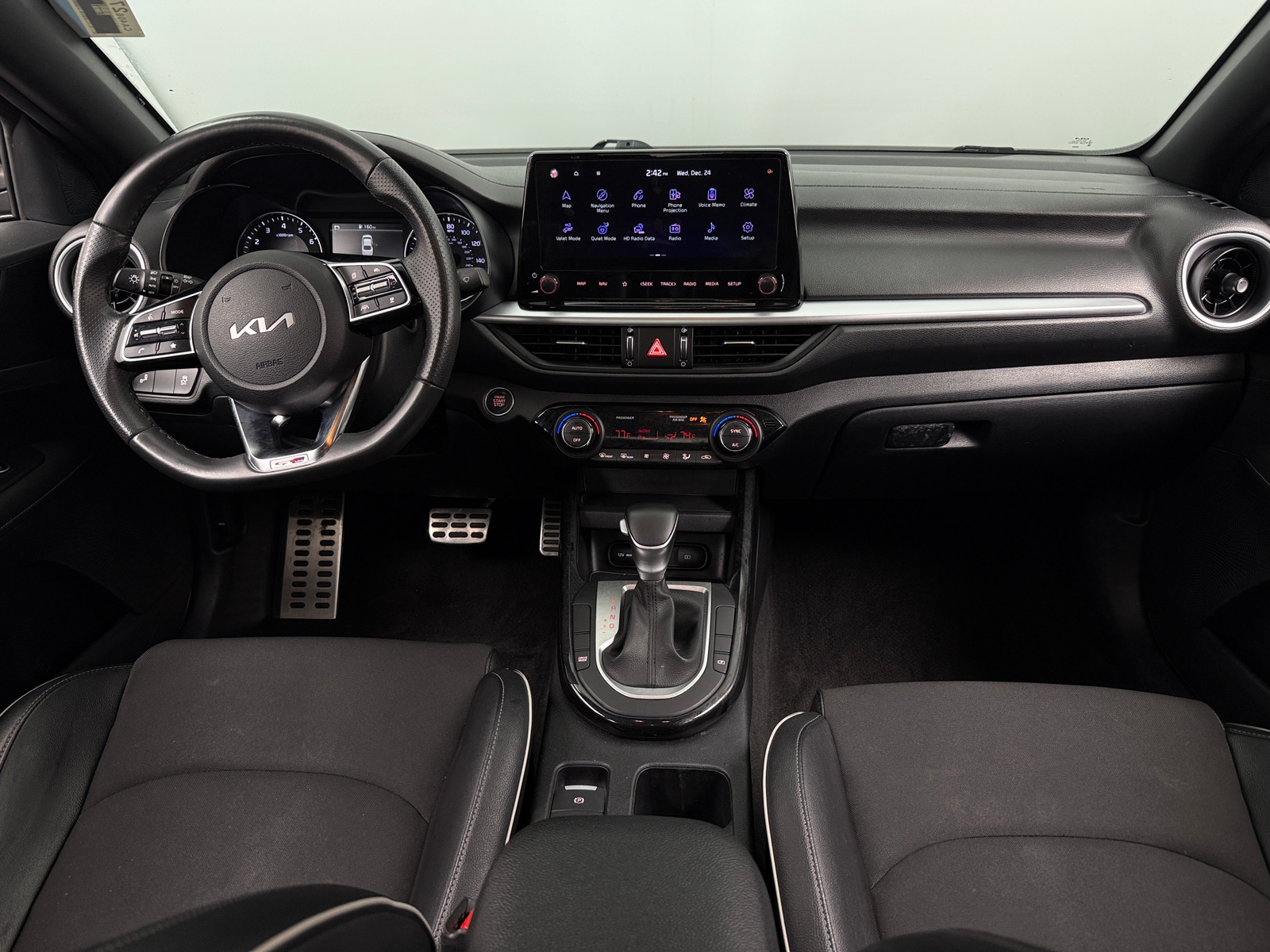 Thumbnail: 2024 Kia Forte - 3