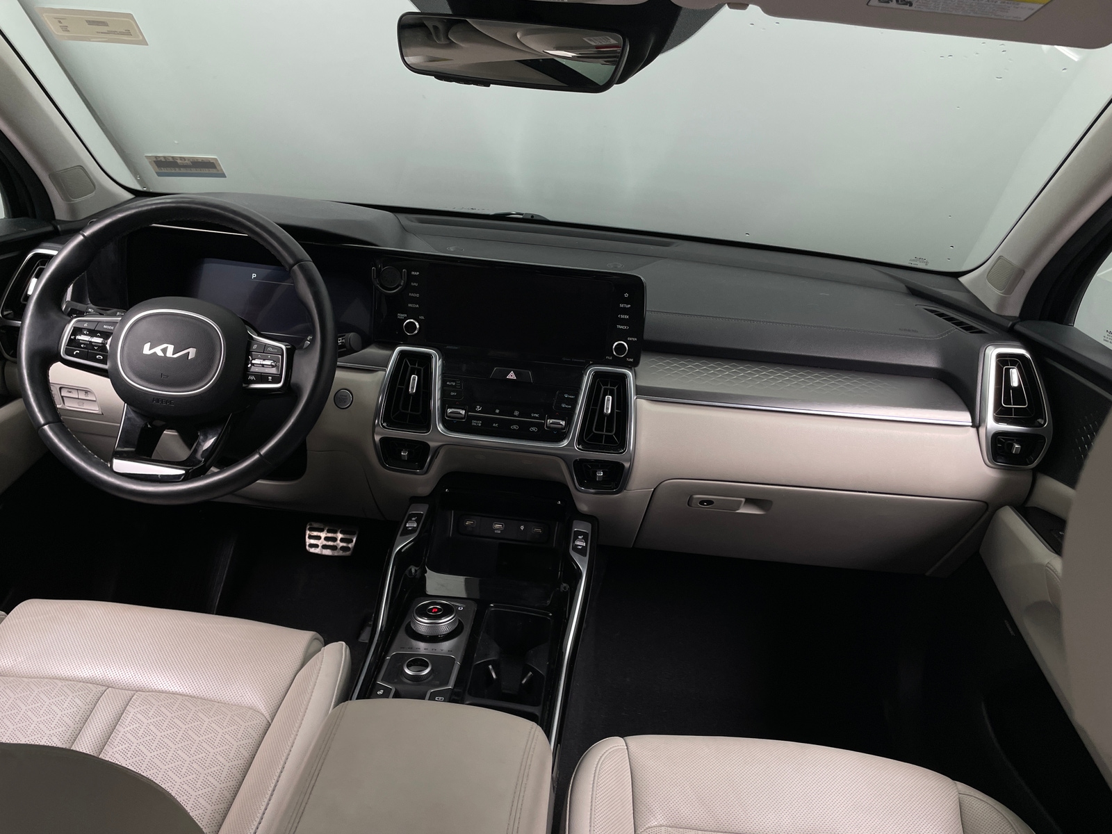 Thumbnail: 2023 Kia Sorento - 2