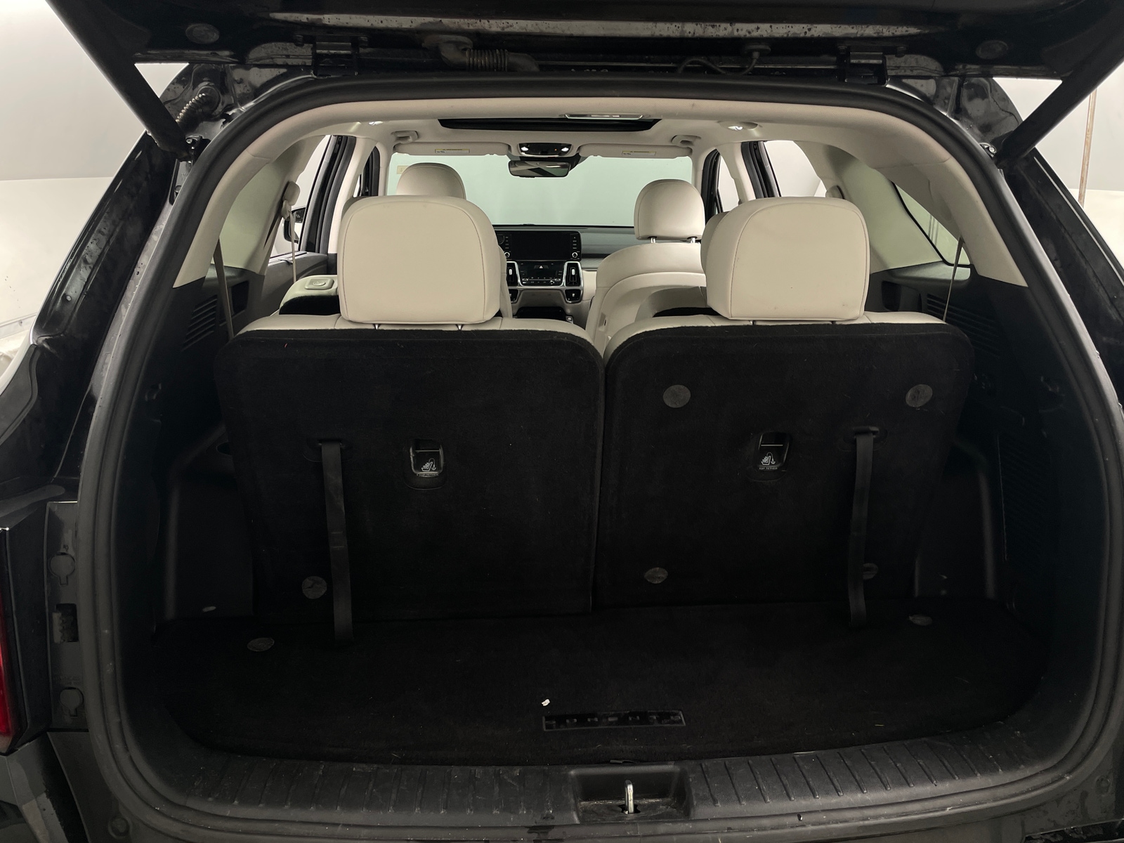 Thumbnail: 2023 Kia Sorento - 6