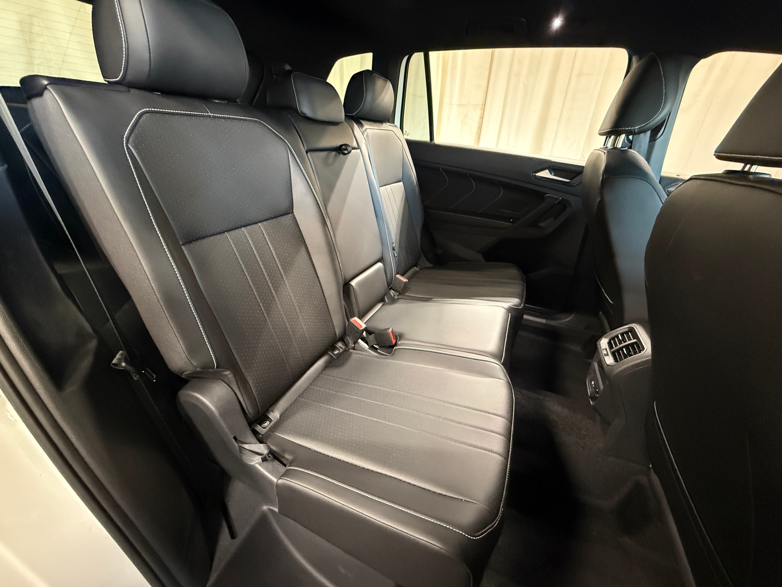 Thumbnail: 2023 Volkswagen Tiguan - 5