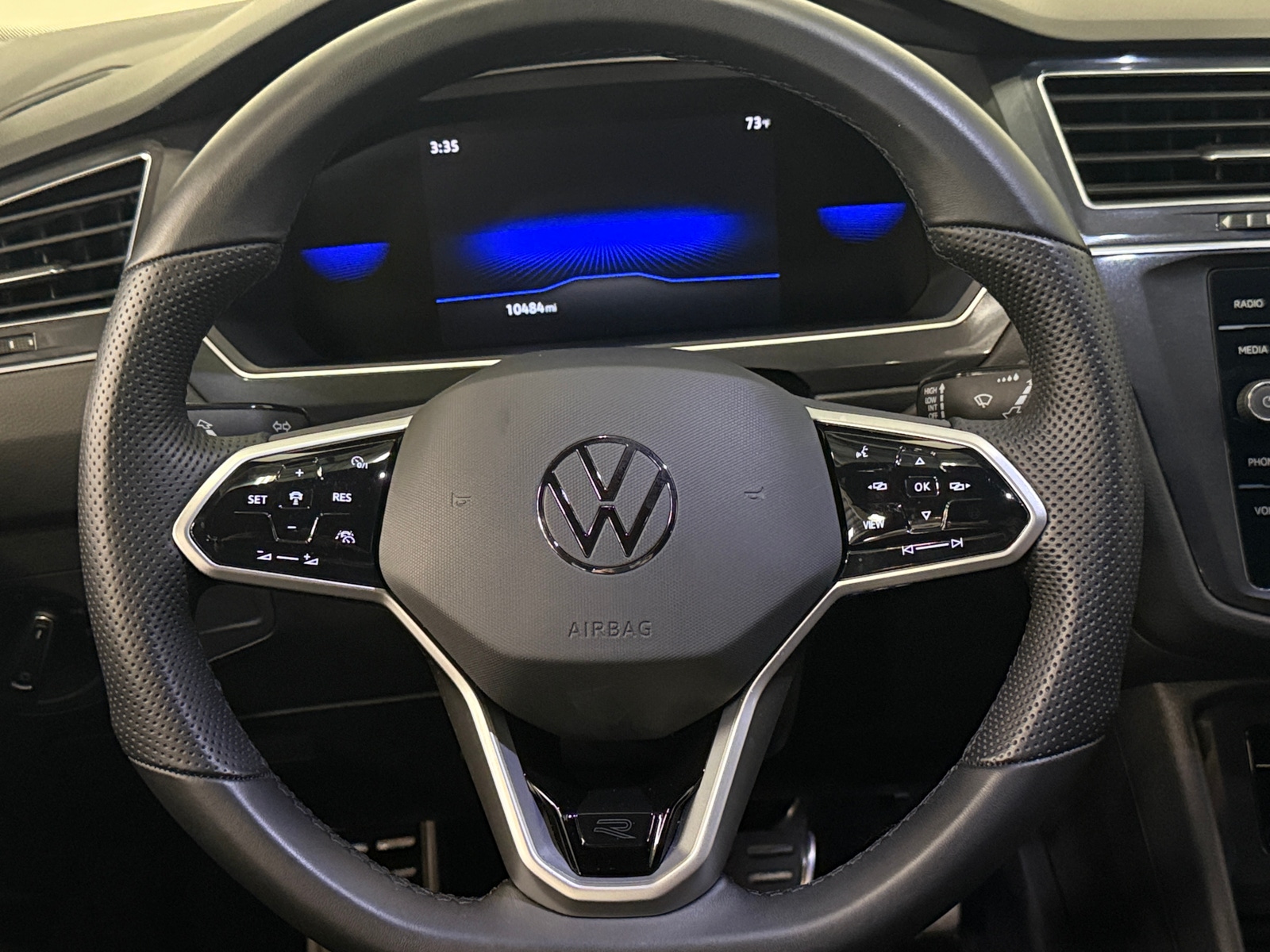 Thumbnail: 2023 Volkswagen Tiguan - 4