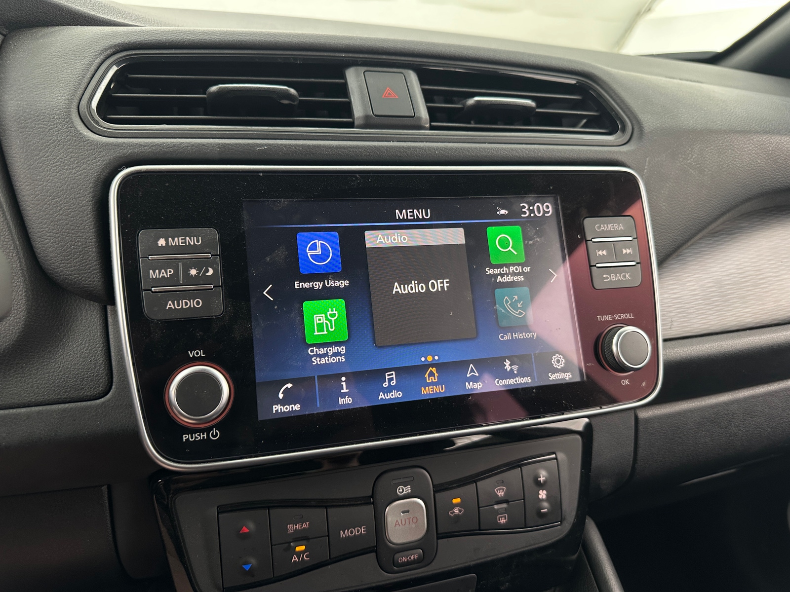 Thumbnail: 2022 Nissan Leaf - 4