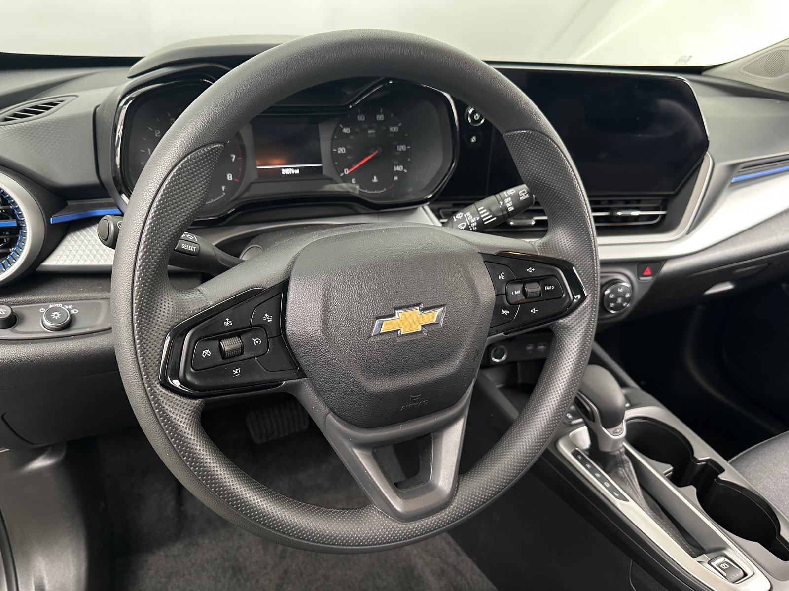 Thumbnail: 2025 Chevrolet Trax - 5