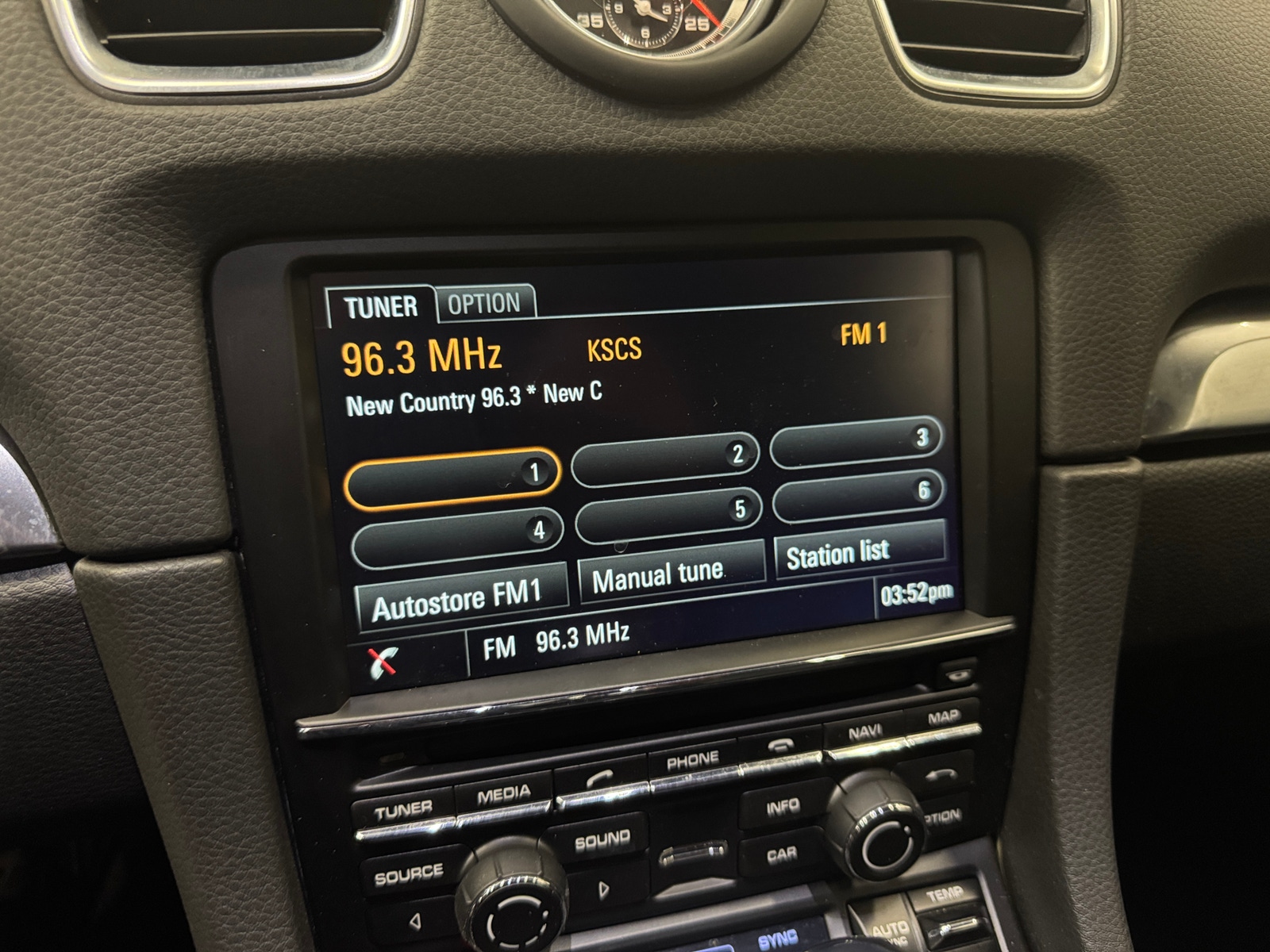 Thumbnail: 2015 Porsche Boxster - 3