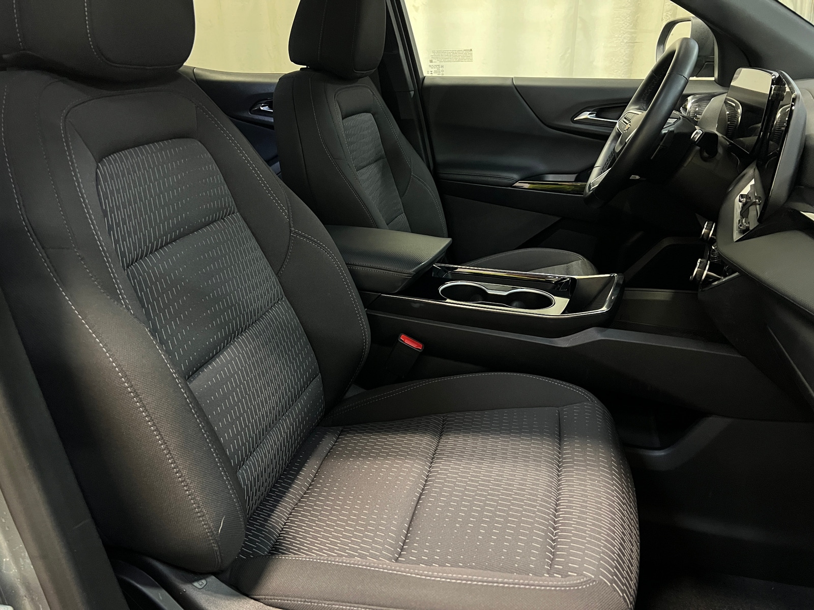 Thumbnail: 2025 Chevrolet Equinox - 2