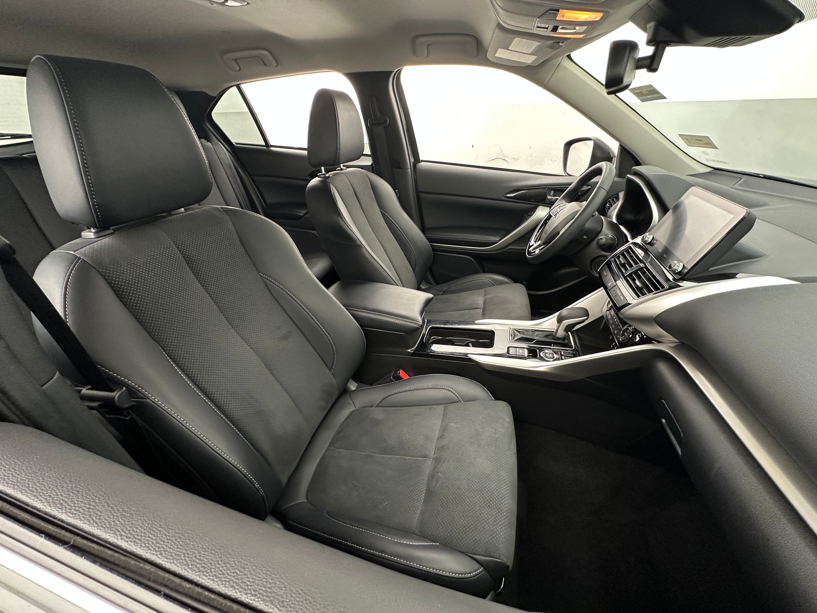 Thumbnail: 2025 Mitsubishi Eclipse Cross - 2