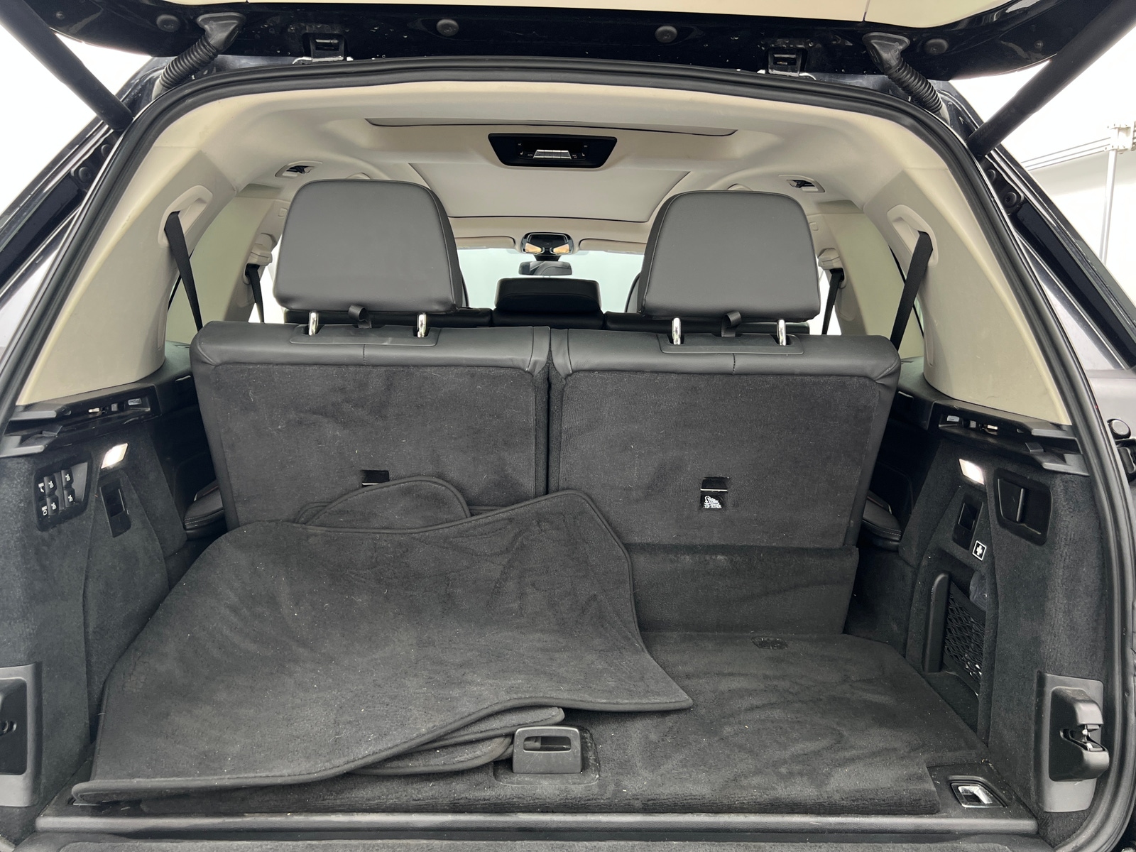 Thumbnail: 2021 BMW X7 - 6