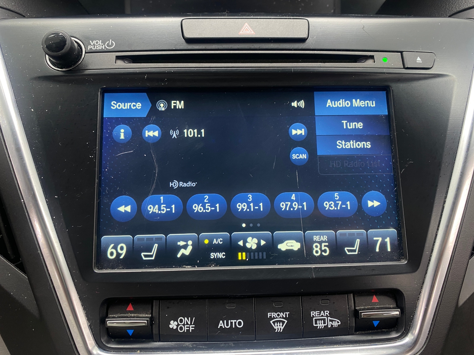 Thumbnail: 2018 Acura MDX - 3