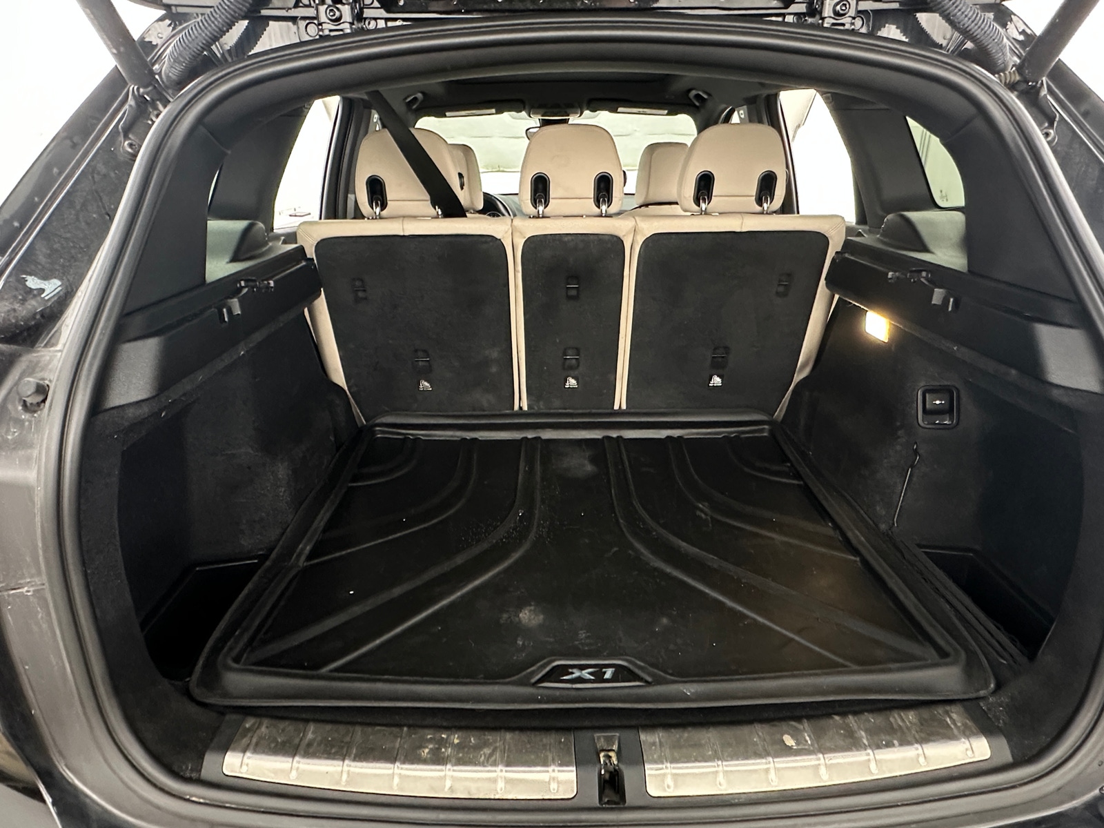 Thumbnail: 2022 BMW X1 - 6