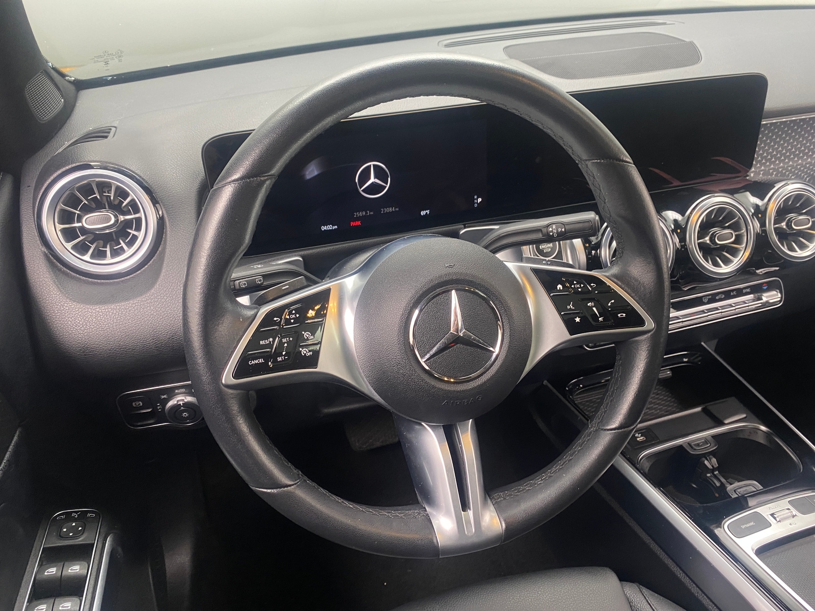 Thumbnail: 2024 Mercedes-Benz GLB - 4