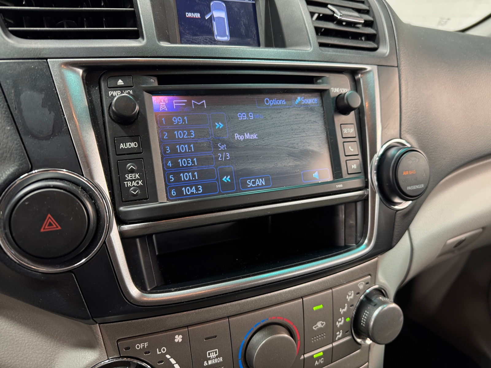 Thumbnail: 2013 Toyota Highlander - 4