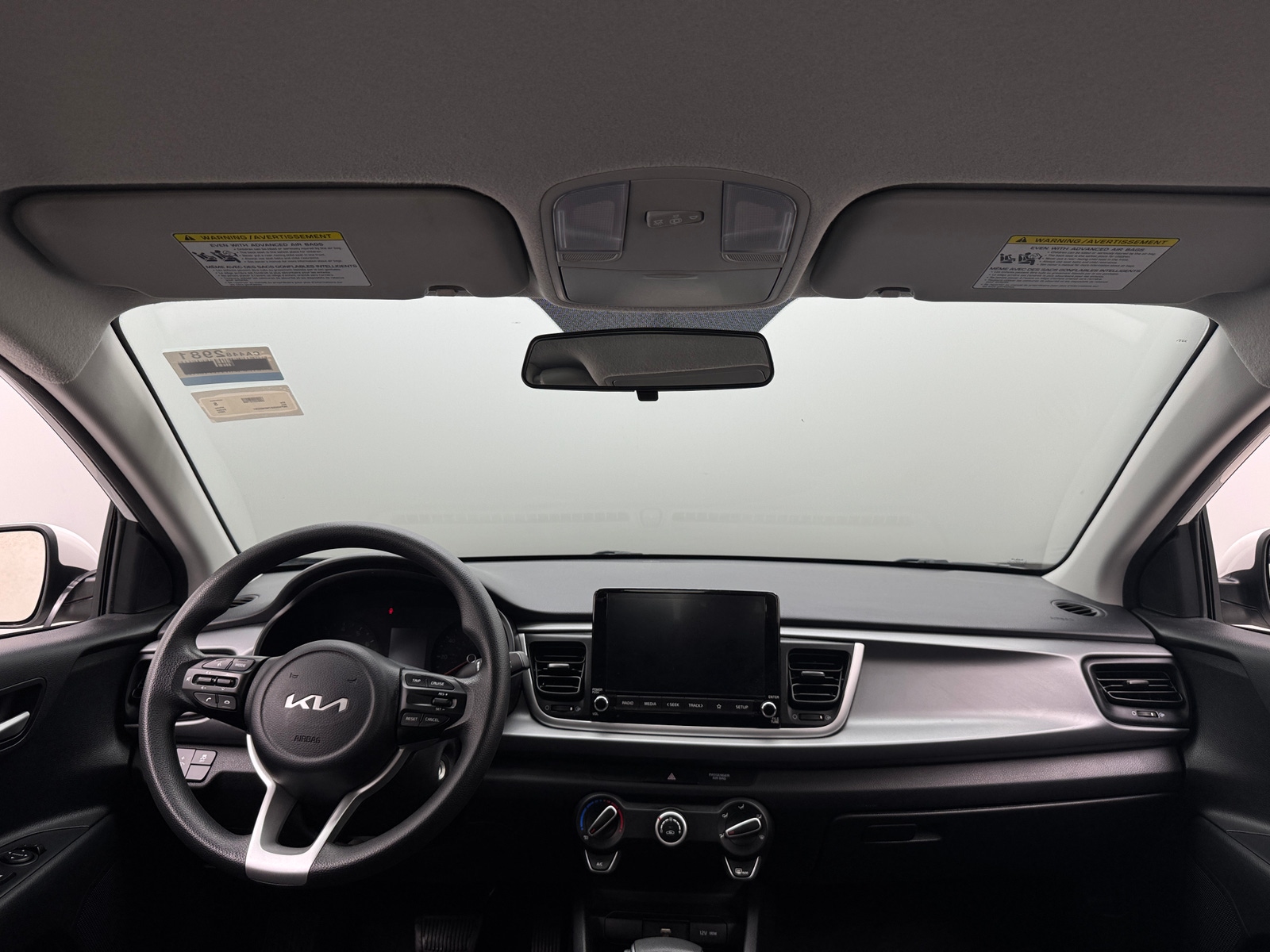 Thumbnail: 2022 Kia Rio - 3