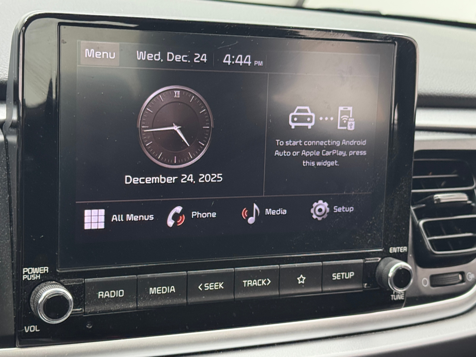 Thumbnail: 2022 Kia Rio - 4