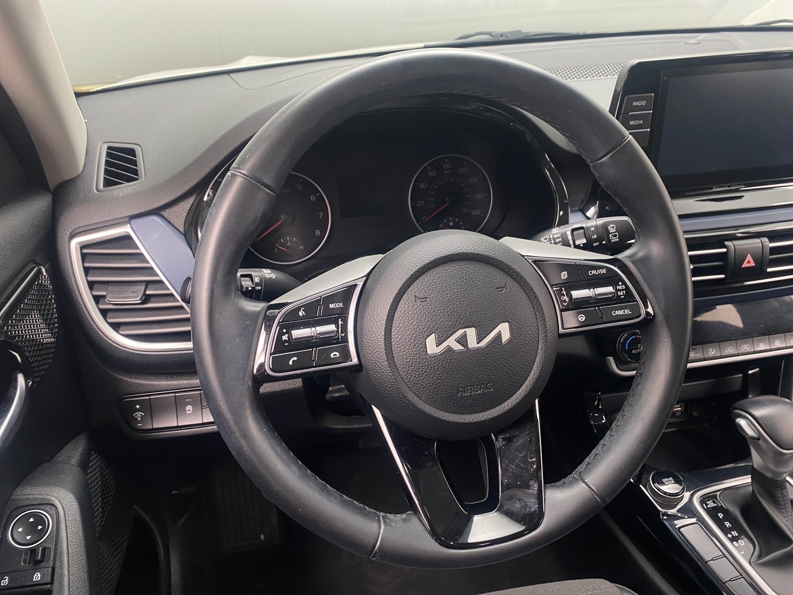 Thumbnail: 2023 Kia Seltos - 5