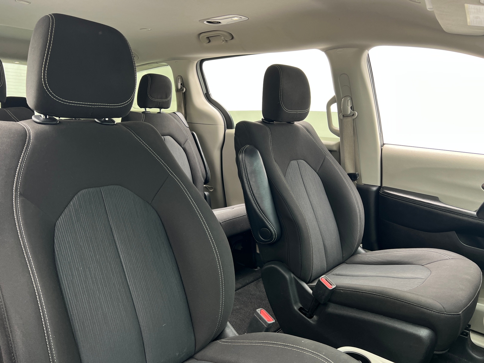 Thumbnail: 2022 Chrysler Voyager - 2