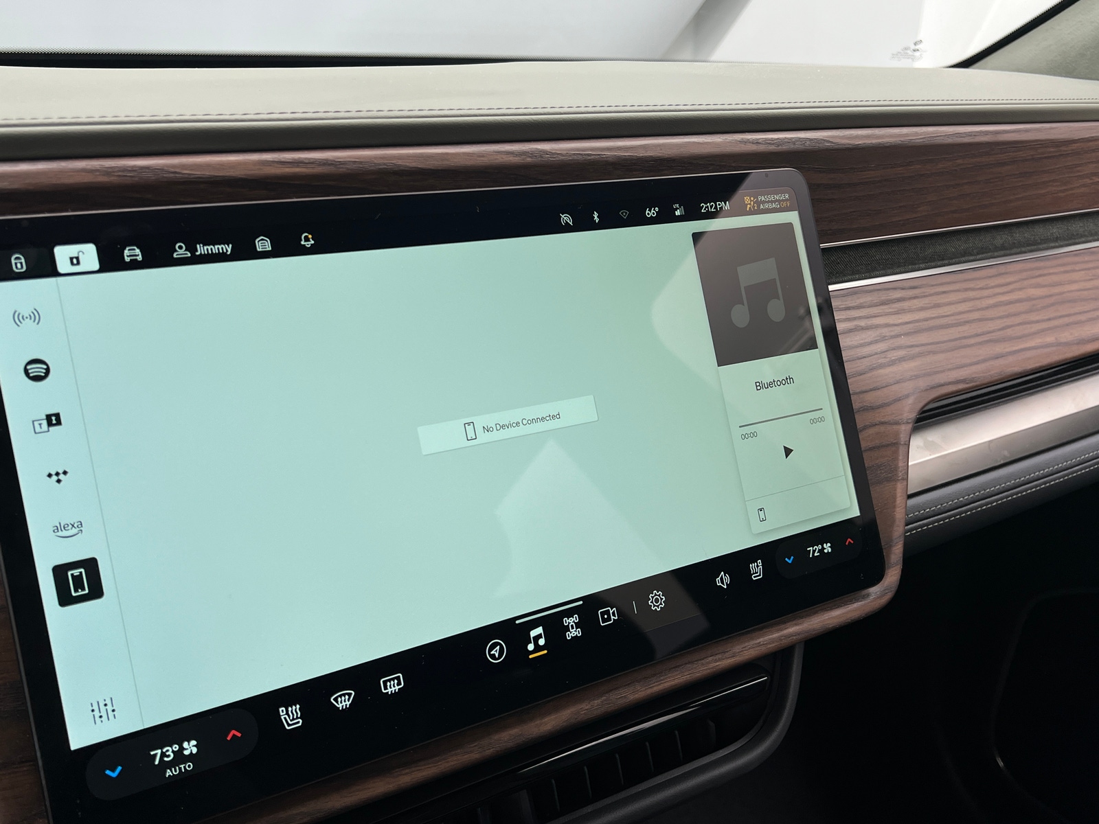 Thumbnail: 2023 Rivian R1S - 3