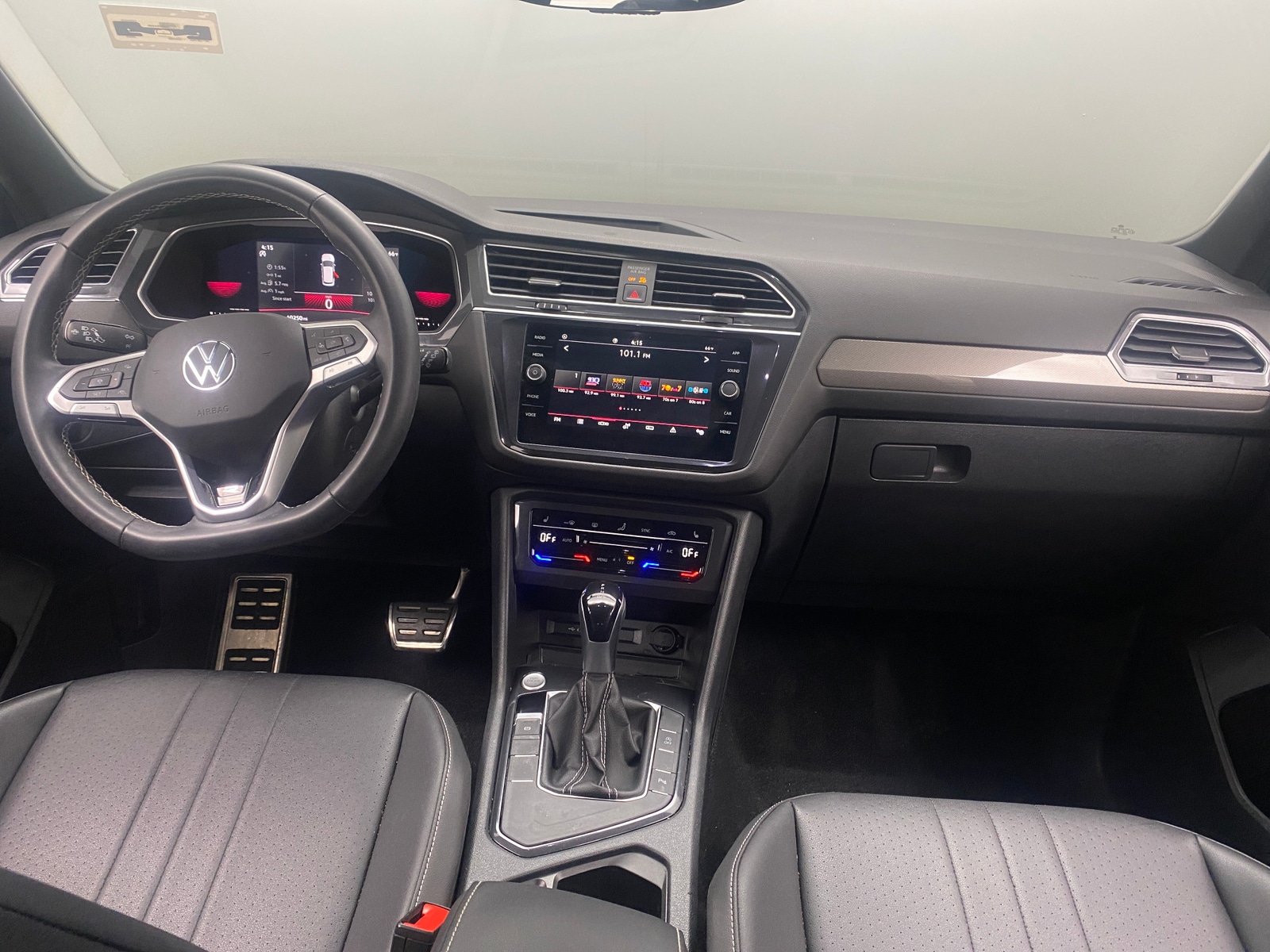 Thumbnail: 2023 Volkswagen Tiguan - 2