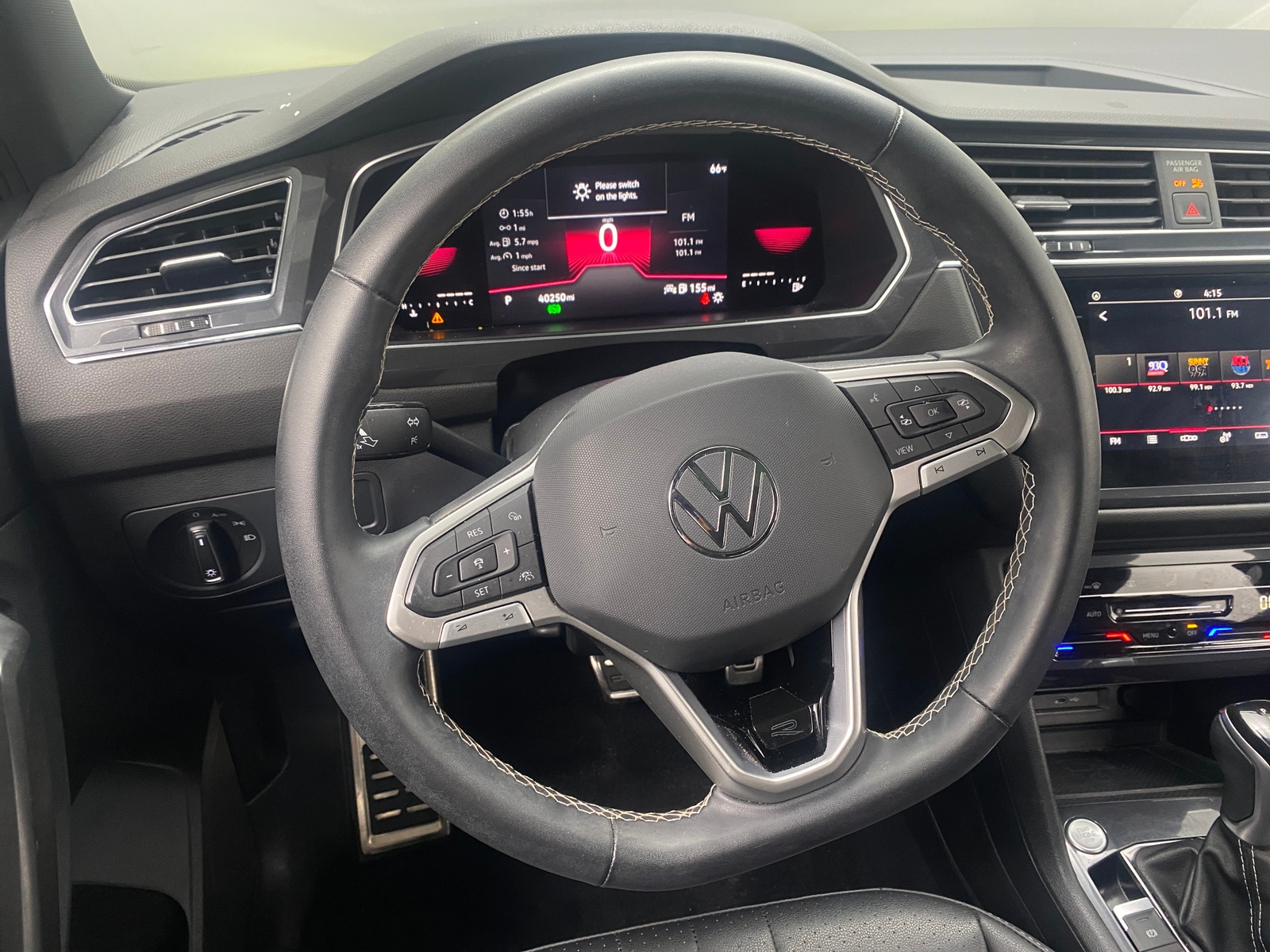 Thumbnail: 2023 Volkswagen Tiguan - 4