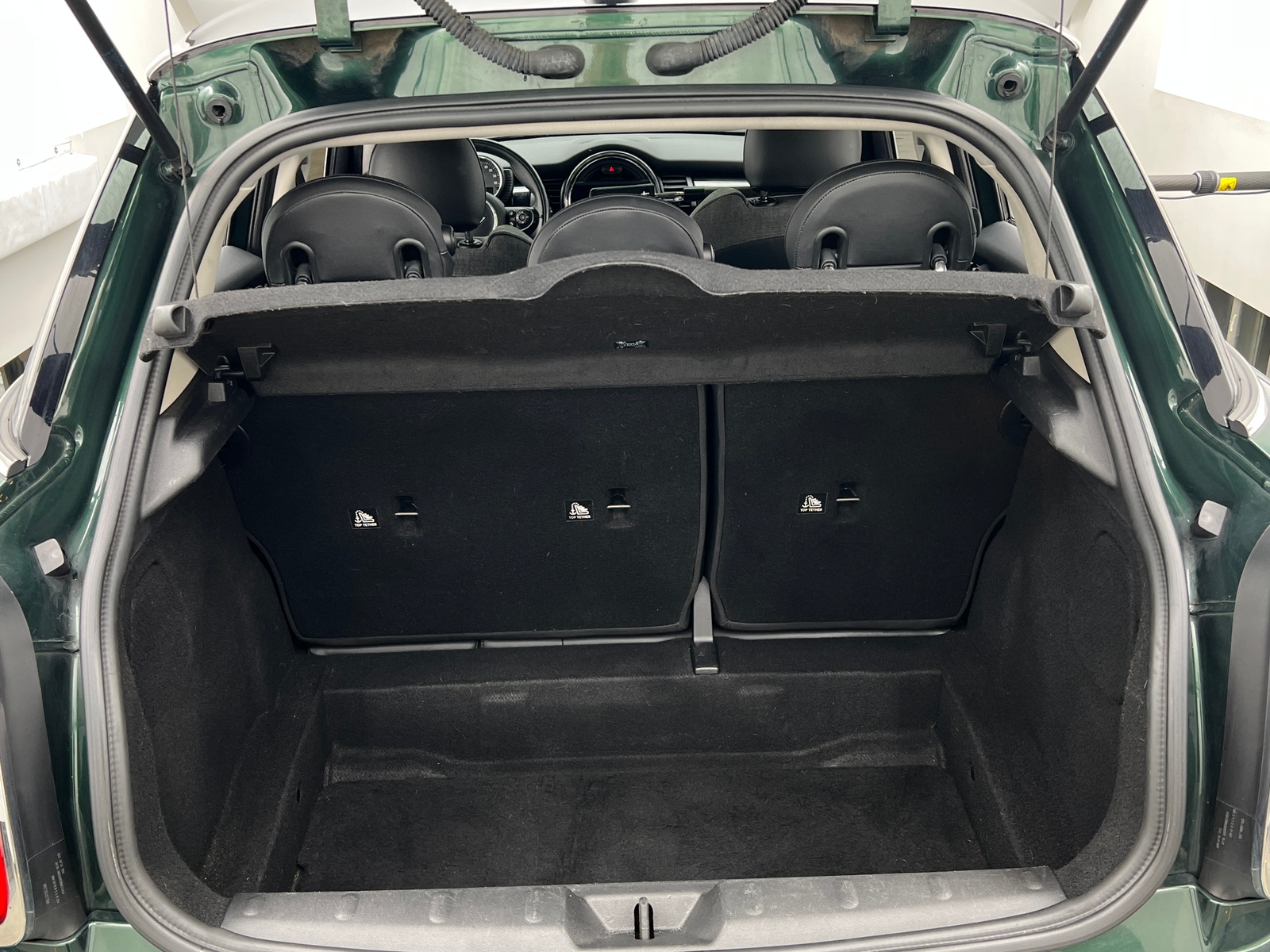 Thumbnail: 2016 MINI Cooper Hardtop - 6