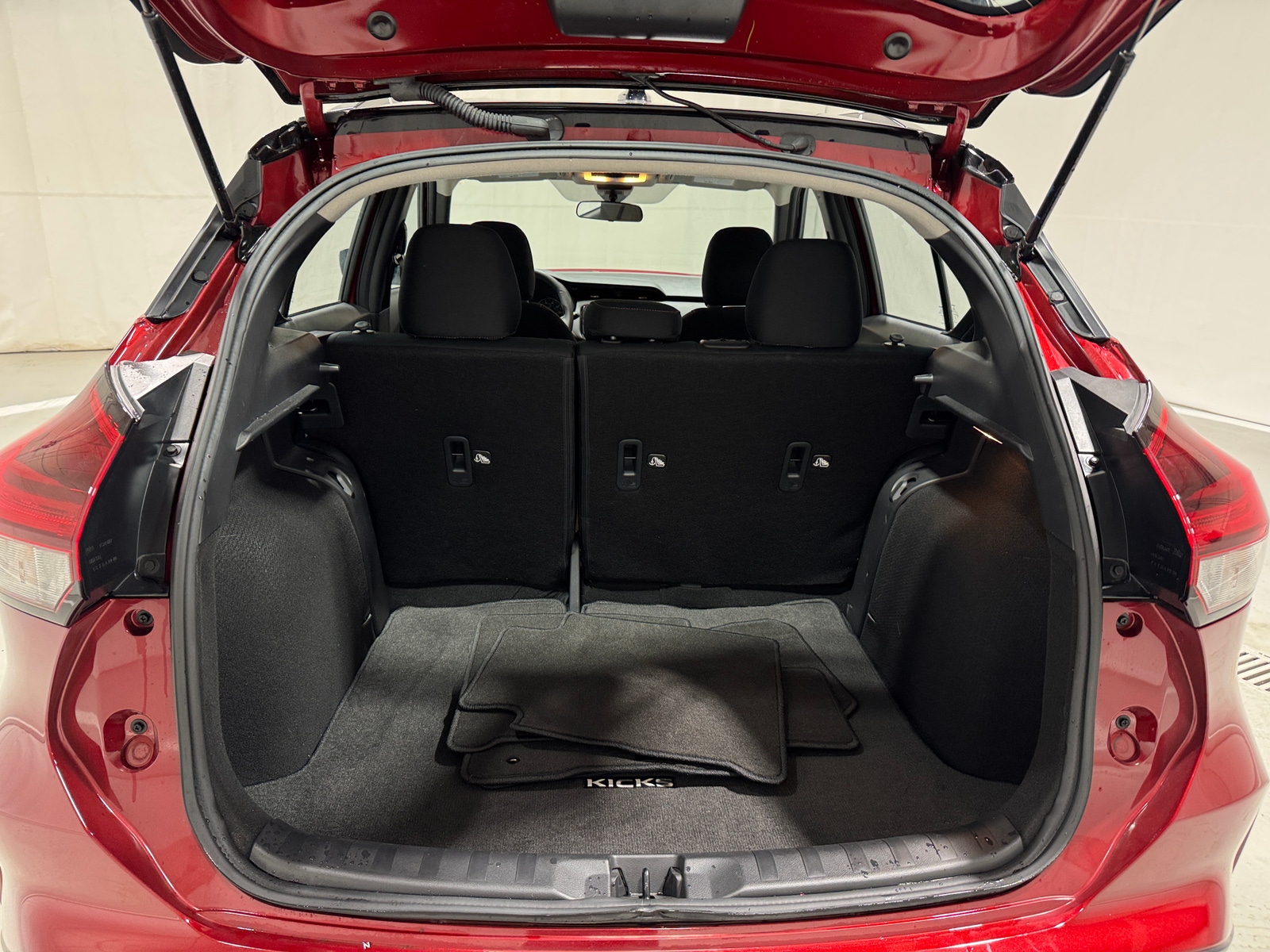 Thumbnail: 2024 Nissan Kicks - 7