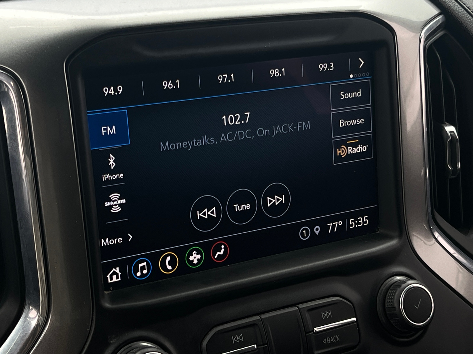 Thumbnail: 2021 Chevrolet Silverado 1500 - 4