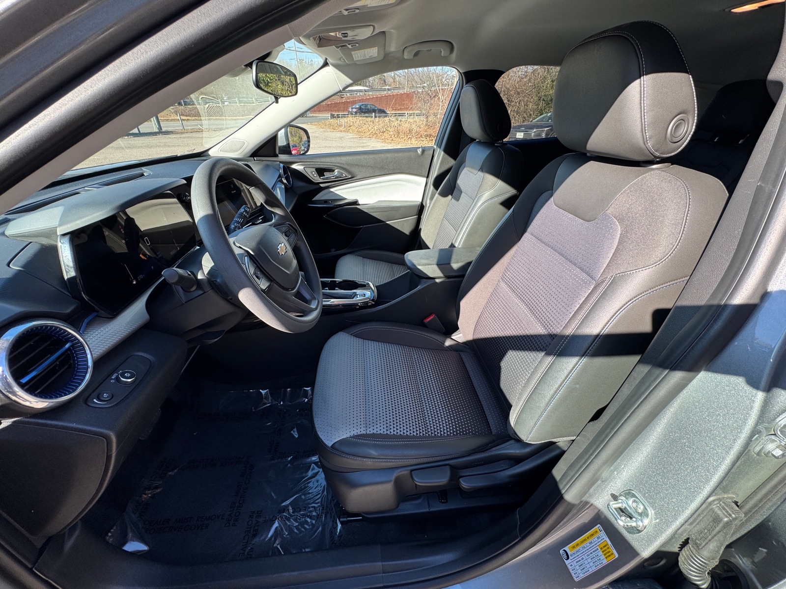 Thumbnail: 2025 Chevrolet Trax - 2