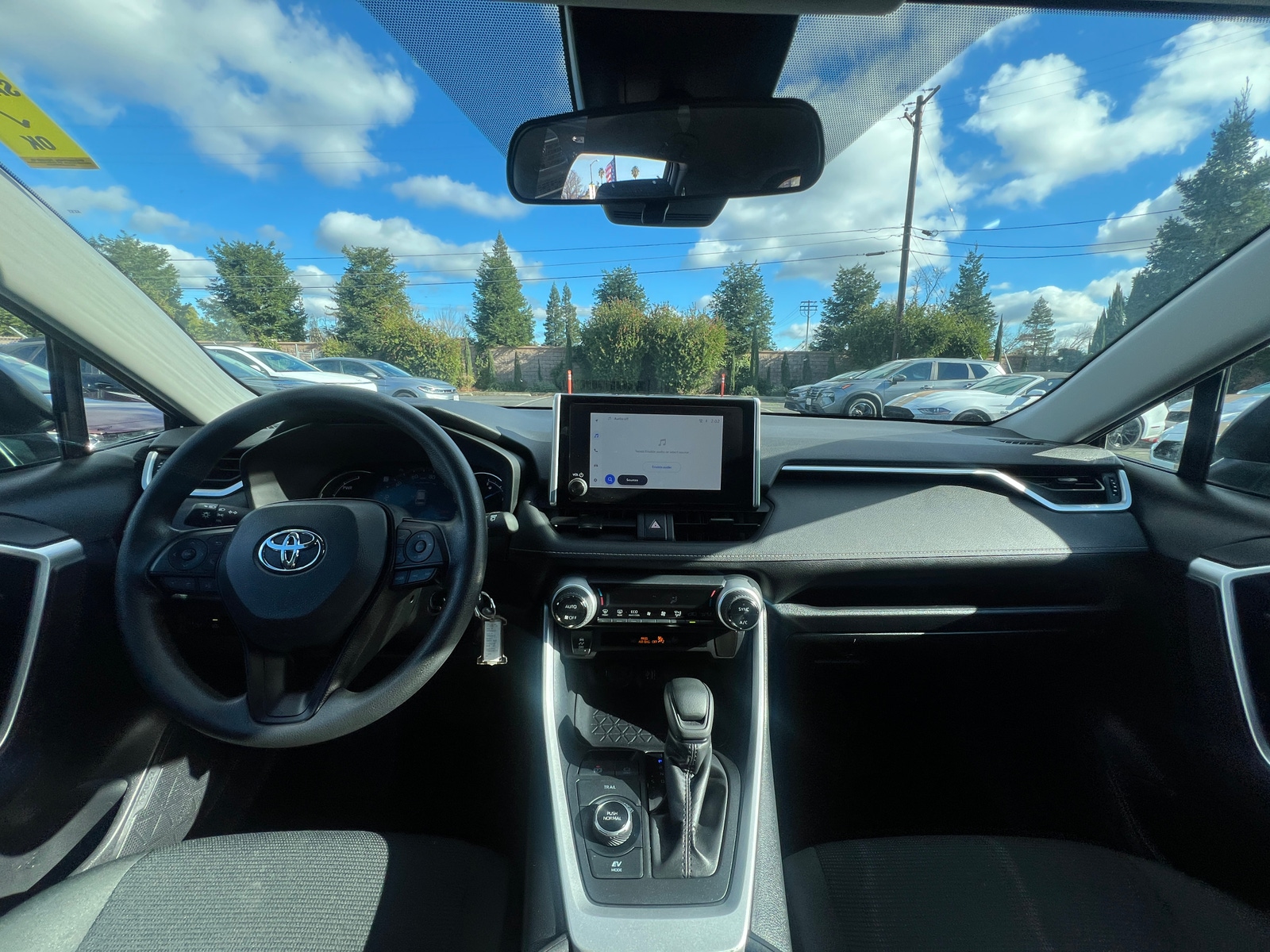 Thumbnail: 2025 Toyota RAV4 - 3