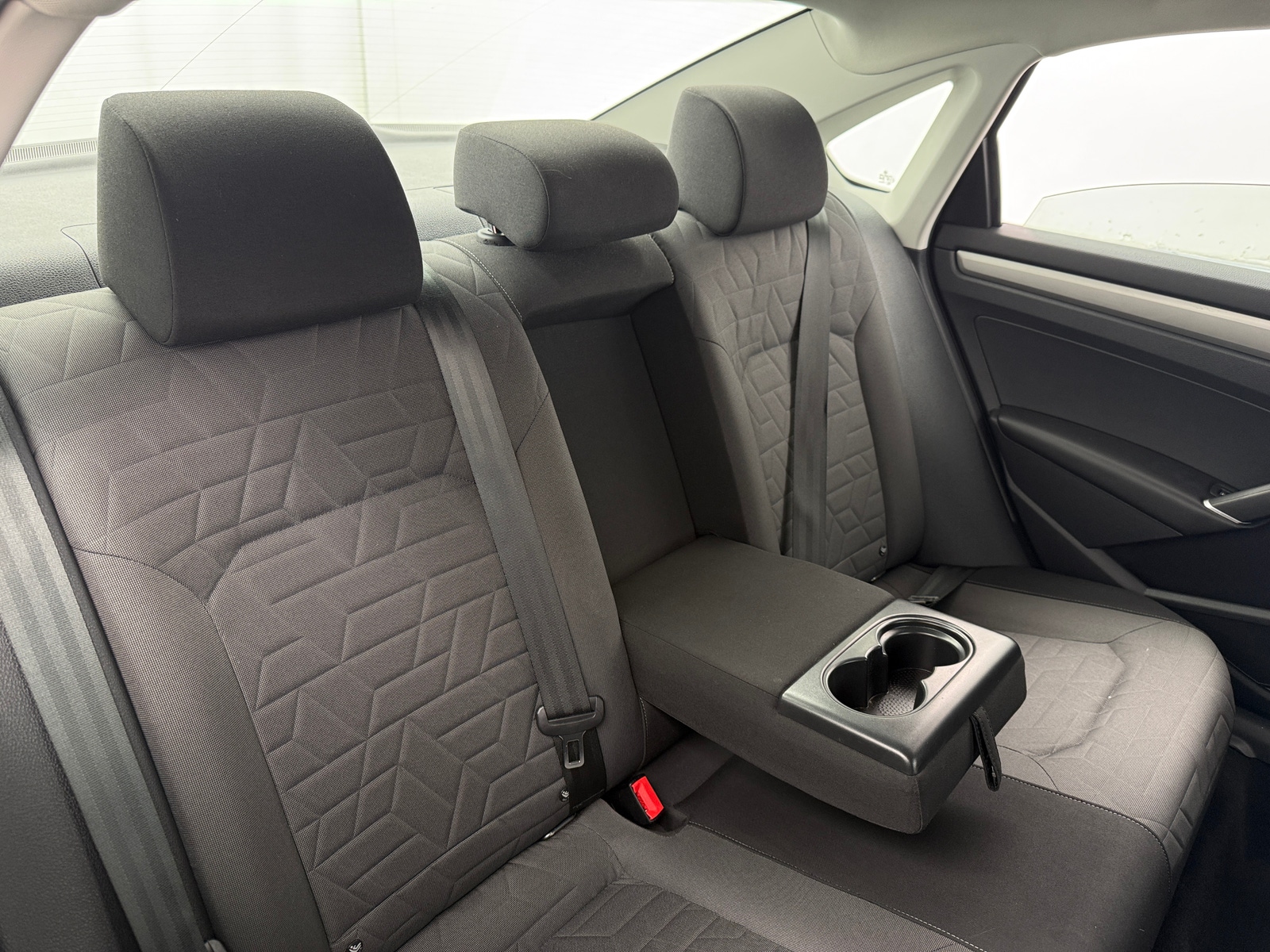 Thumbnail: 2021 Volkswagen Passat - 6