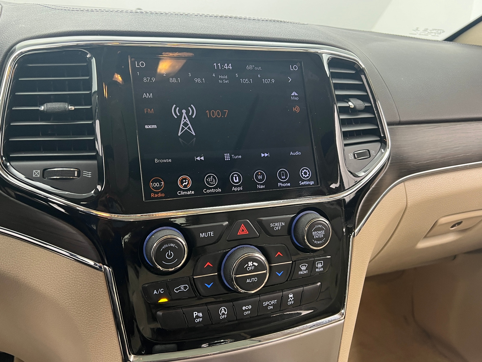 Thumbnail: 2019 Jeep Grand Cherokee - 3