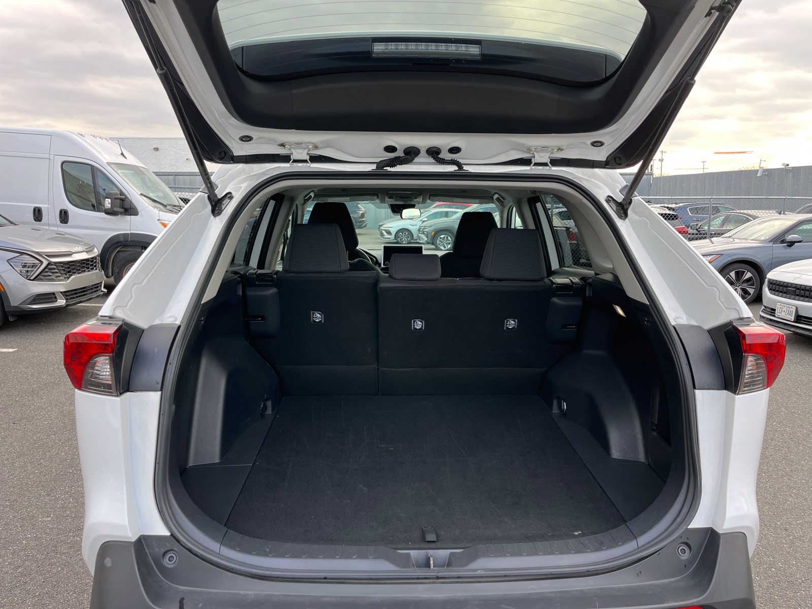 Thumbnail: 2025 Toyota RAV4 - 6