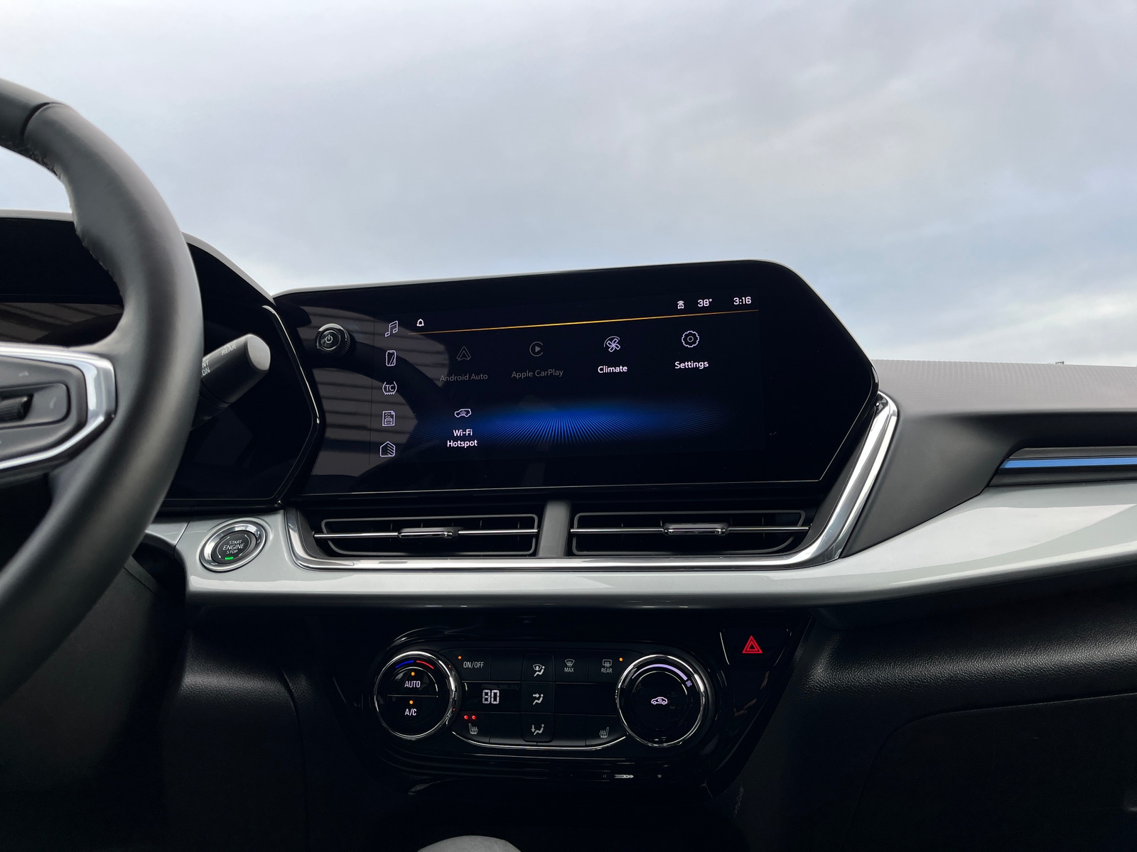 Thumbnail: 2025 Chevrolet Trax - 4