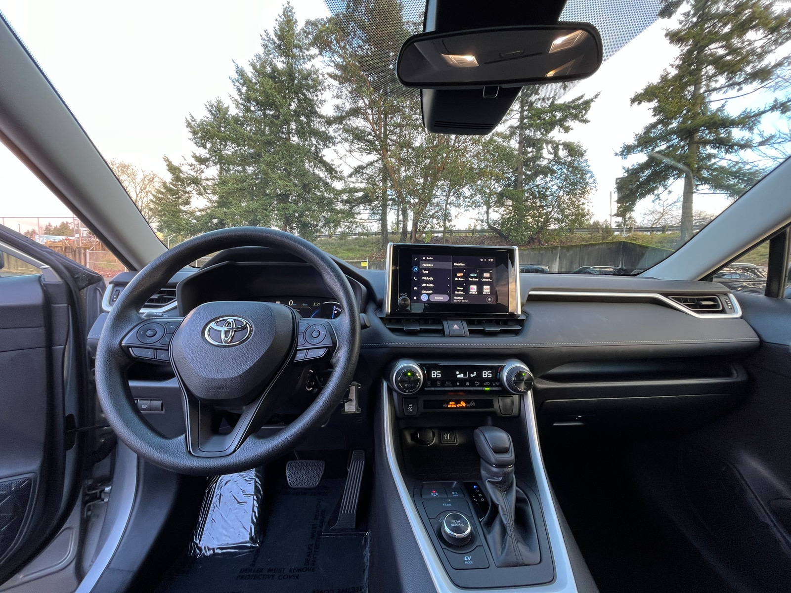 Thumbnail: 2025 Toyota RAV4 - 3