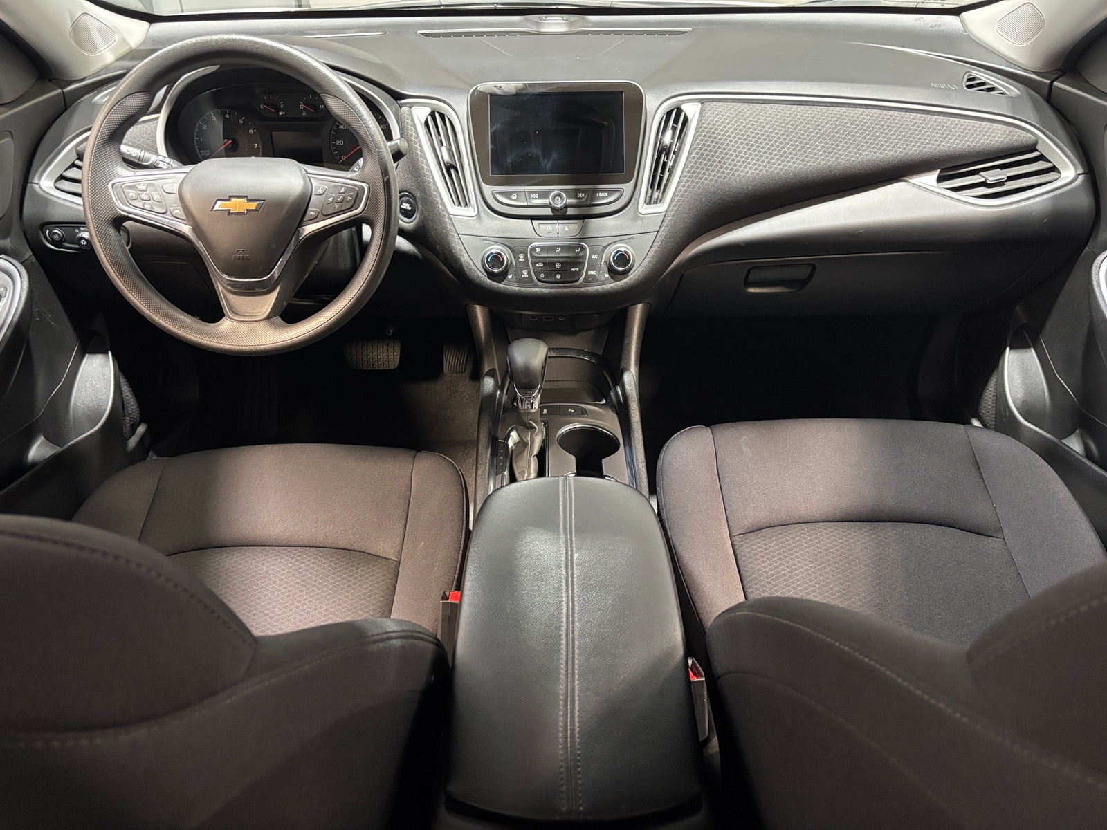 Thumbnail: 2024 Chevrolet Malibu - 3