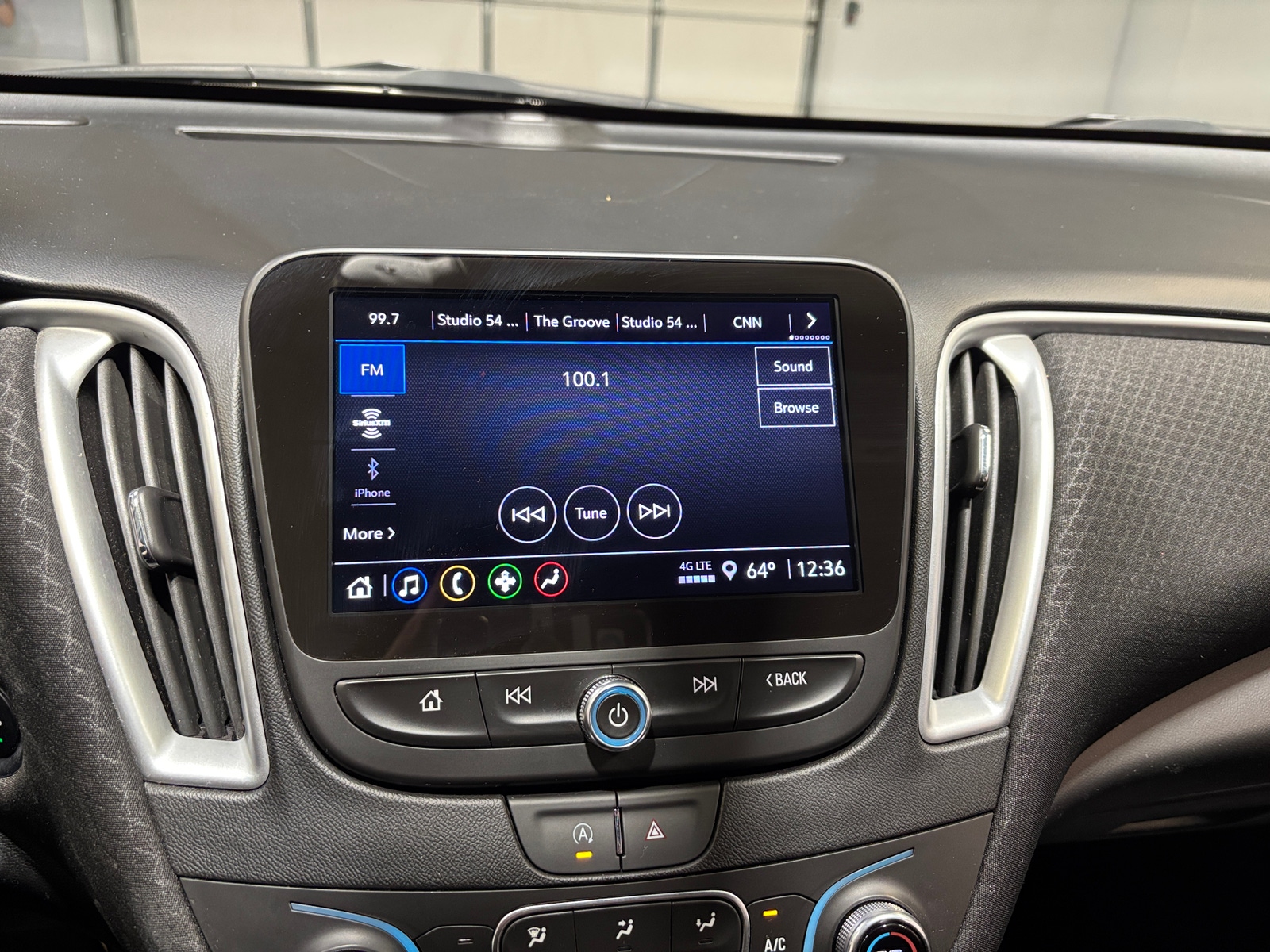 Thumbnail: 2024 Chevrolet Malibu - 4