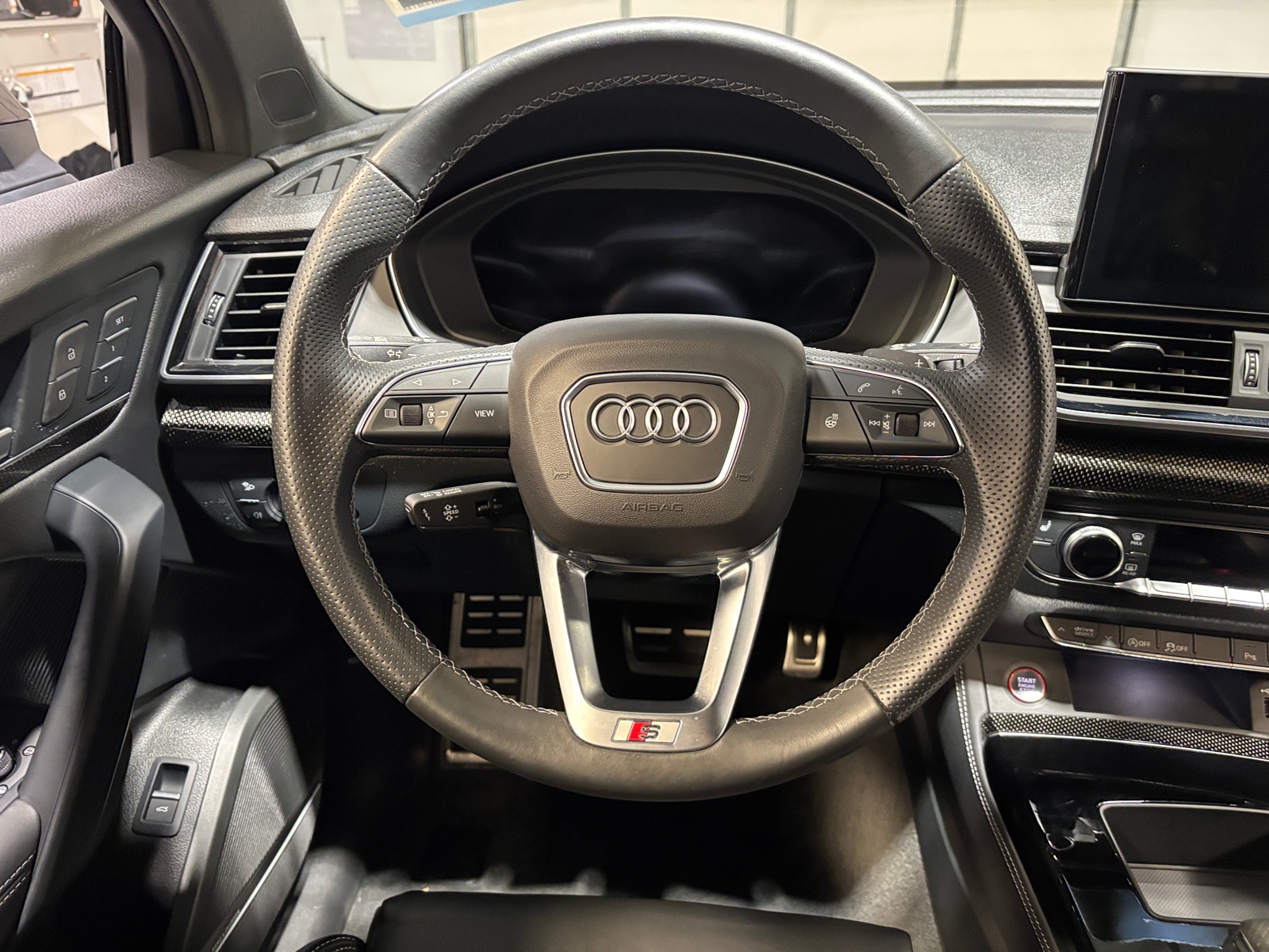 Thumbnail: 2024 Audi SQ5 - 4