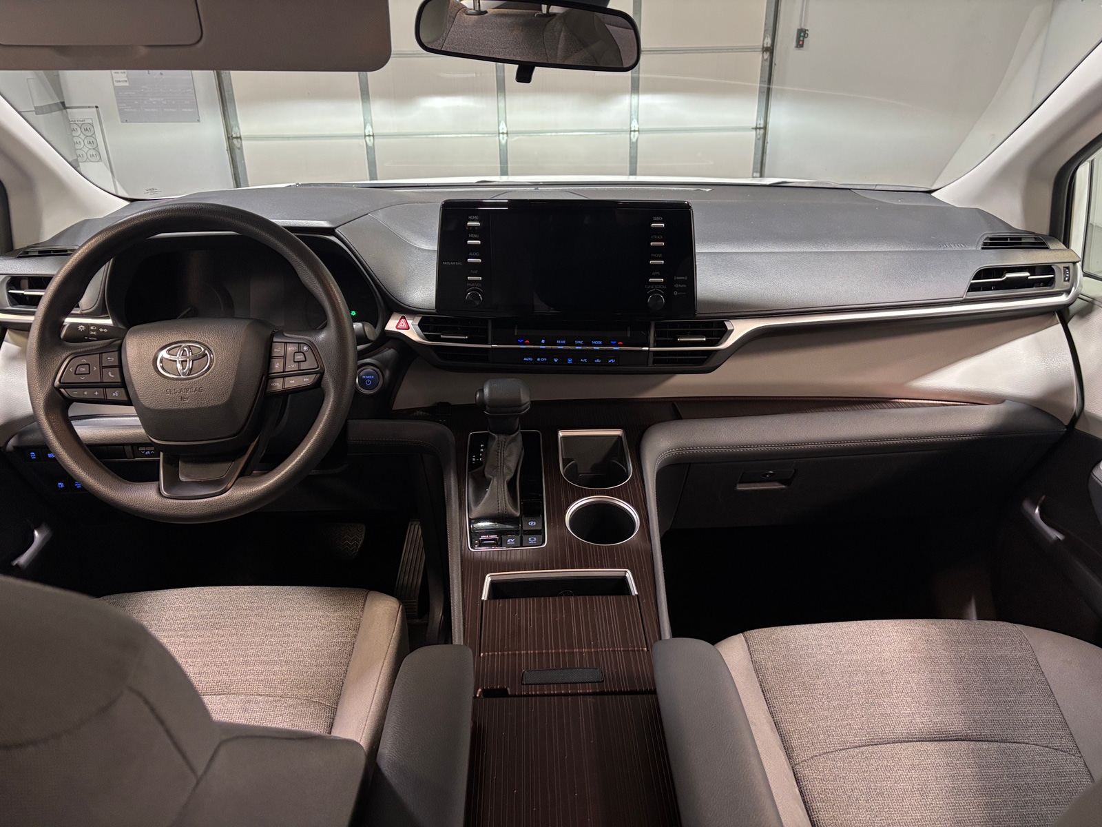 Thumbnail: 2024 Toyota Sienna - 3