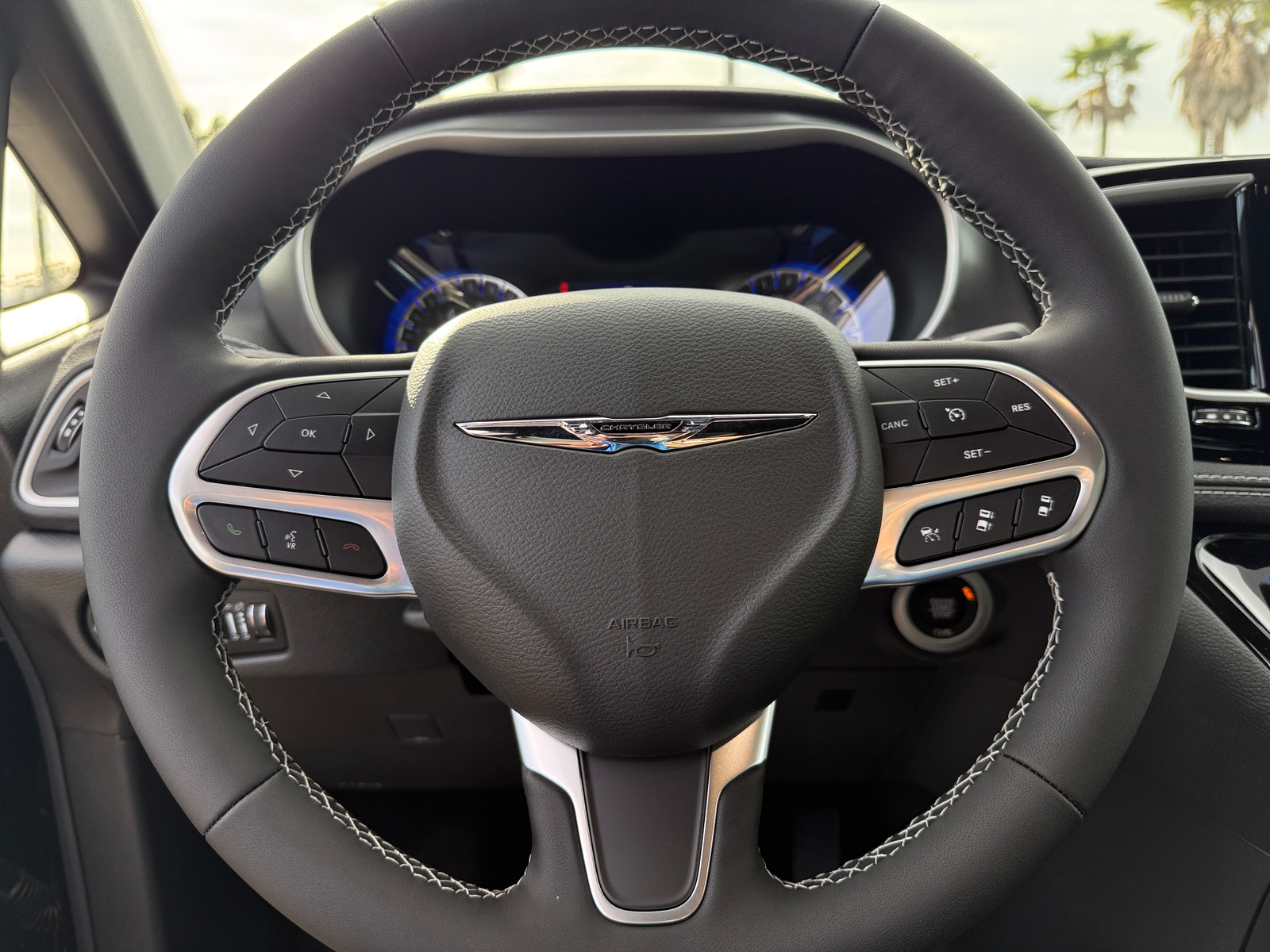 Thumbnail: 2026 Chrysler Pacifica - 4