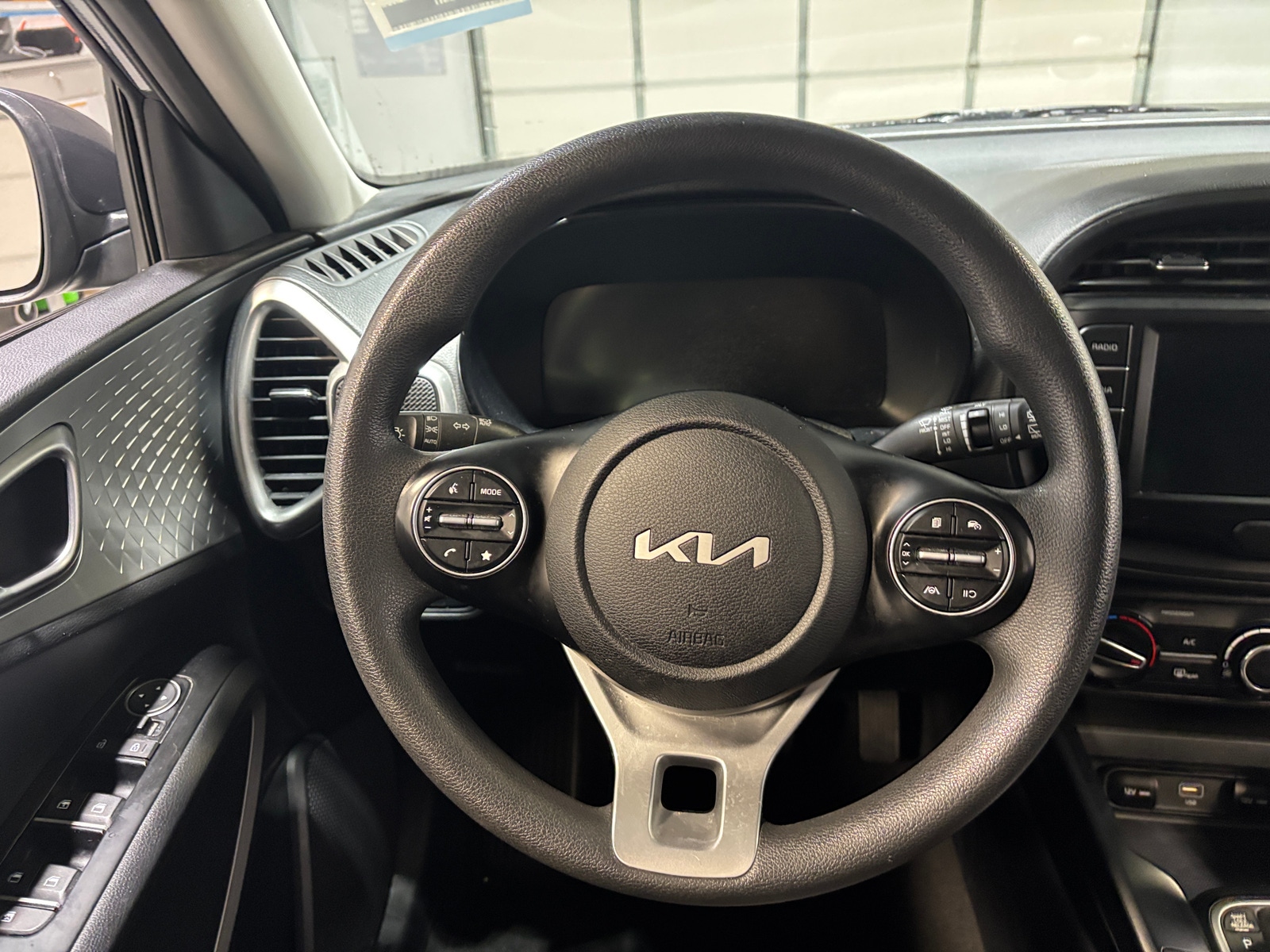 Thumbnail: 2023 Kia Soul - 5