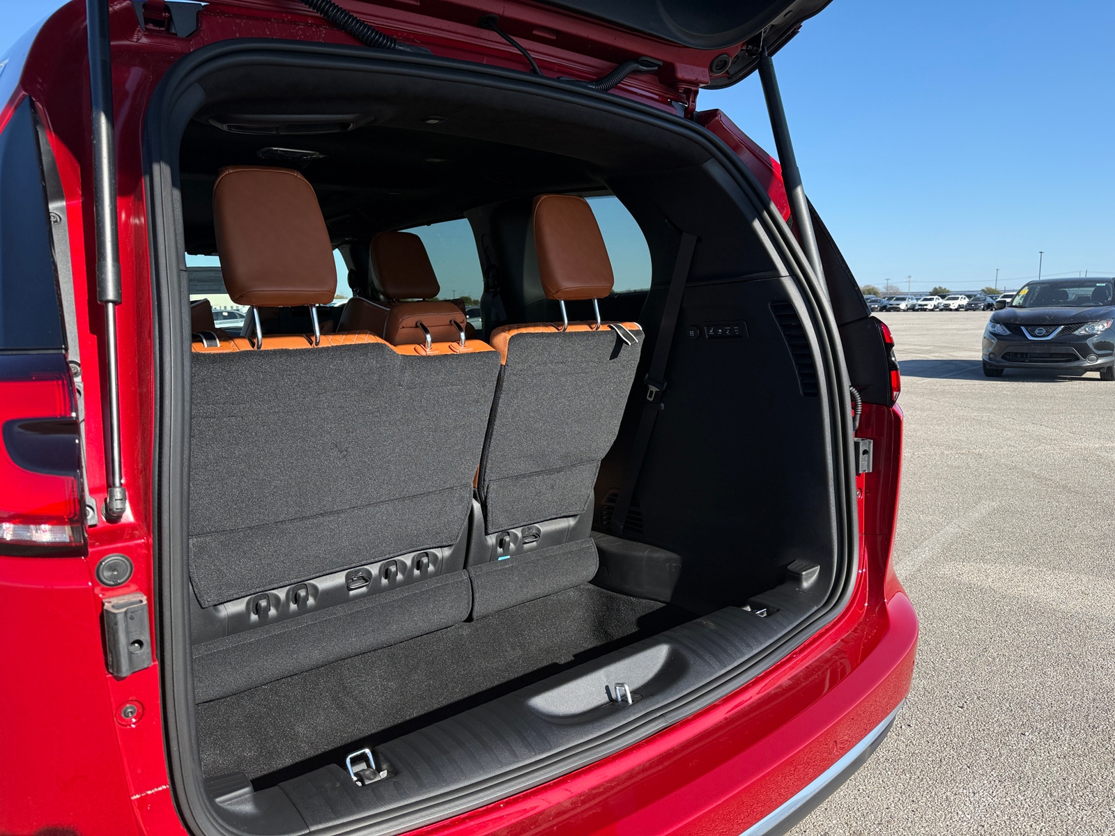 Thumbnail: 2026 Chrysler Pacifica - 6