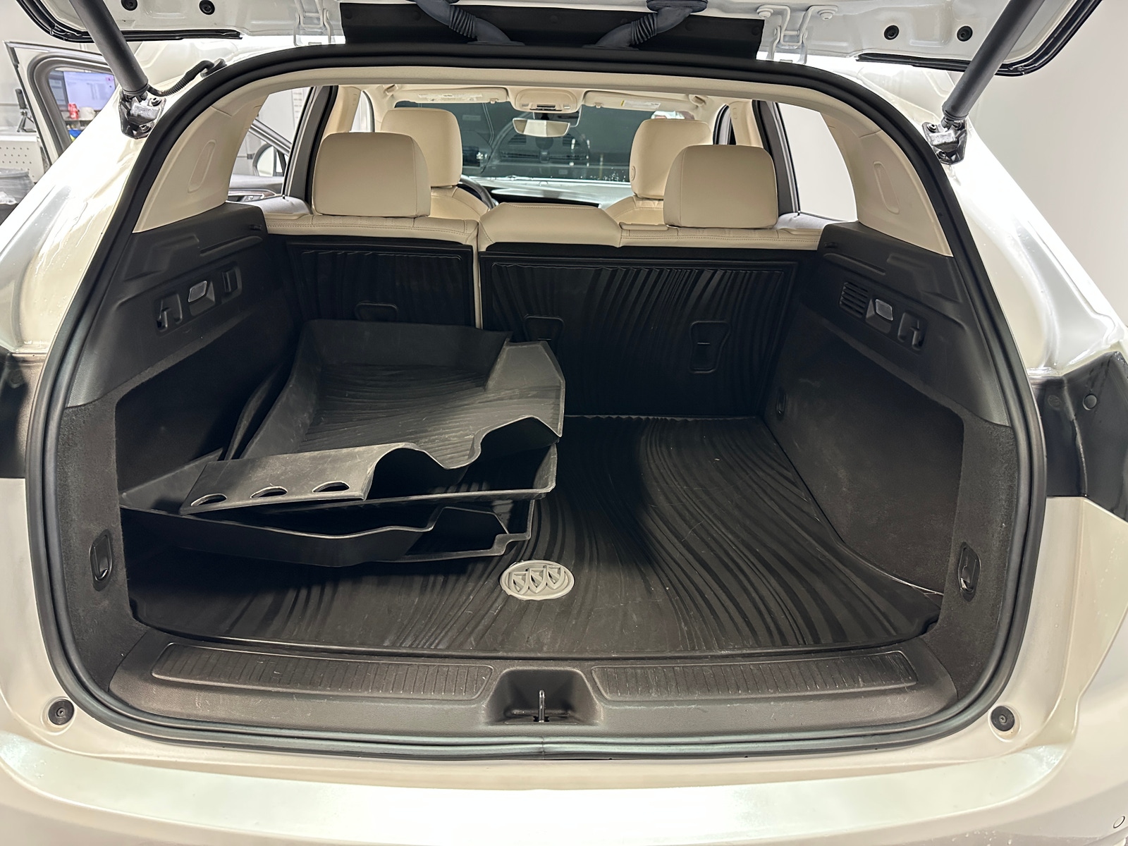 Thumbnail: 2023 Buick Envision - 6