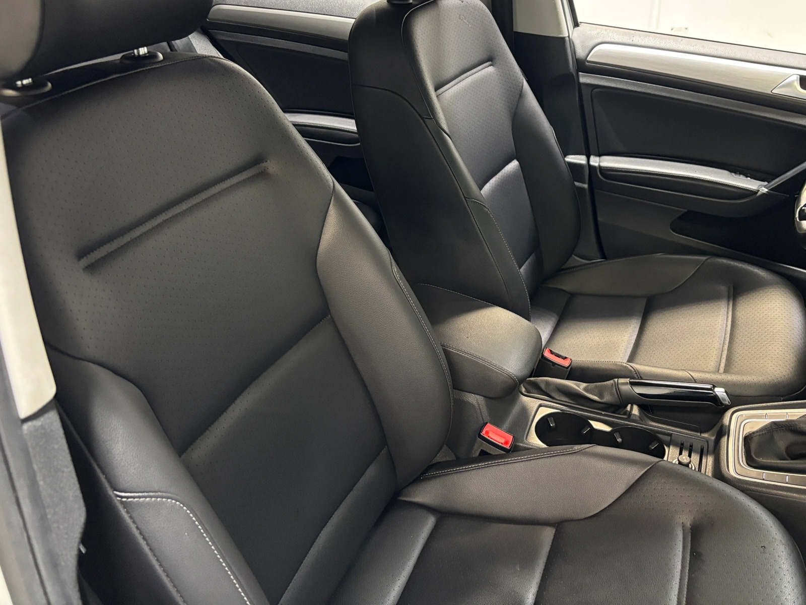 Thumbnail: 2017 Volkswagen e-Golf - 2