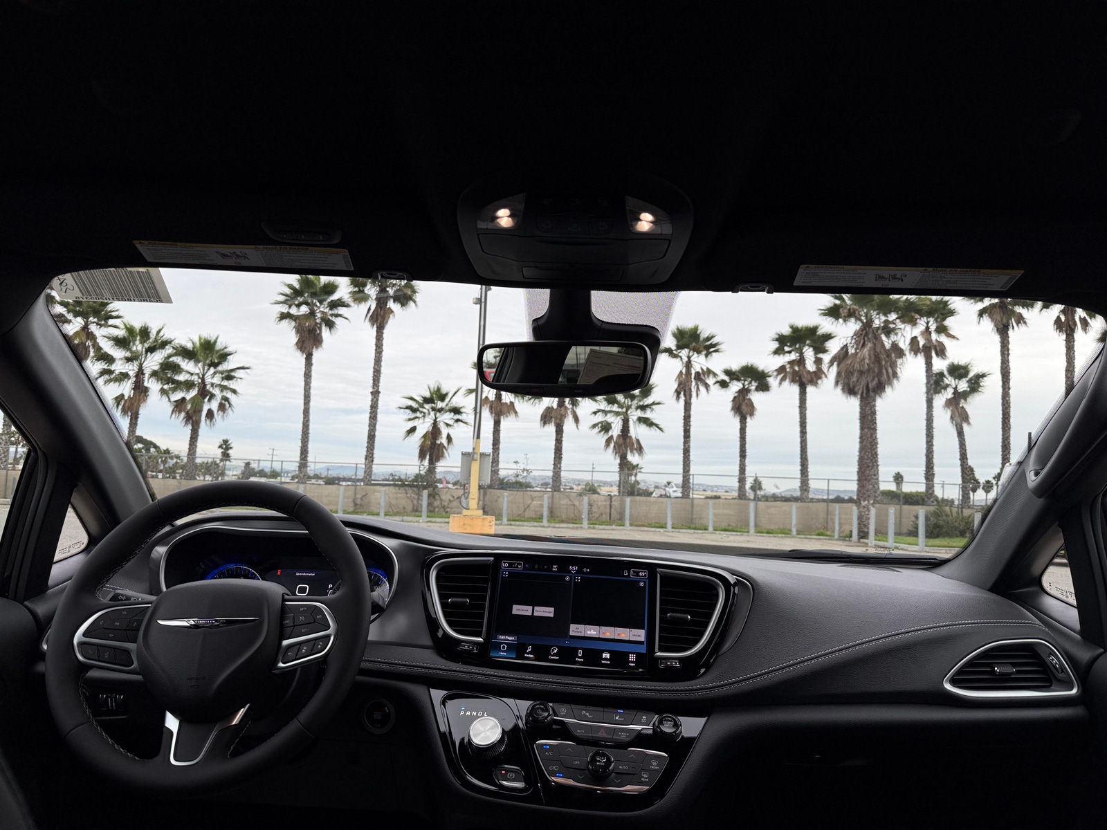 Thumbnail: 2026 Chrysler Pacifica - 2