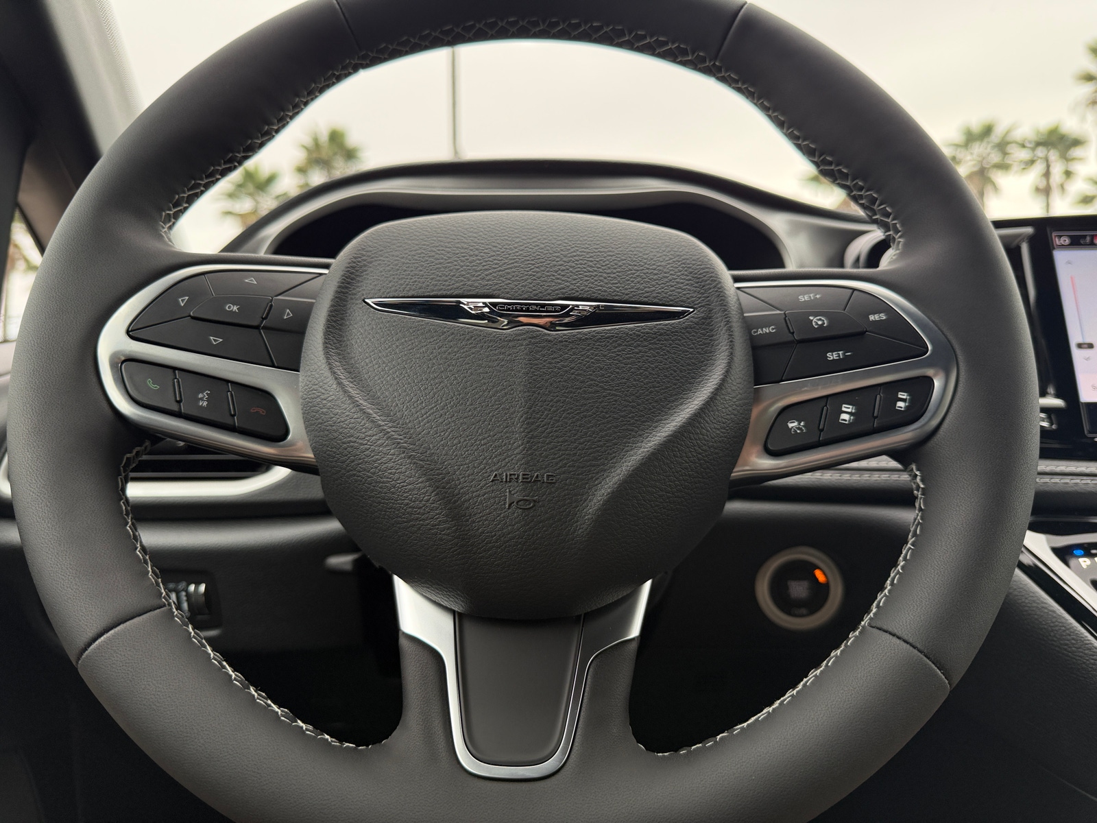 Thumbnail: 2026 Chrysler Pacifica - 4