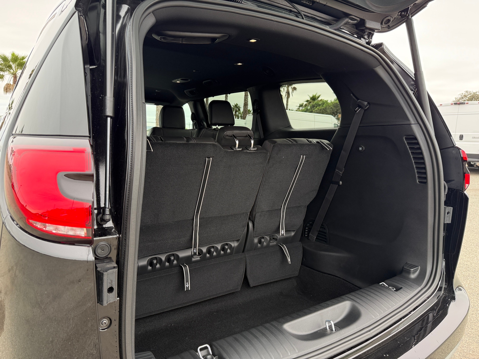 Thumbnail: 2026 Chrysler Pacifica - 6